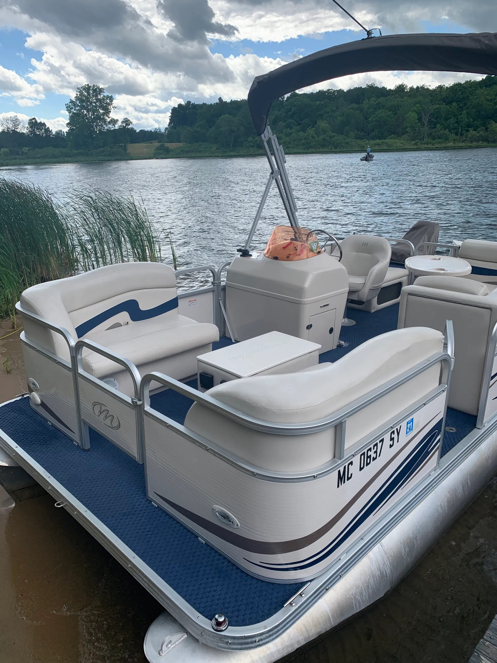 Manitou Pontoon 20 Osprey in Fife Lake, MI — photo 6