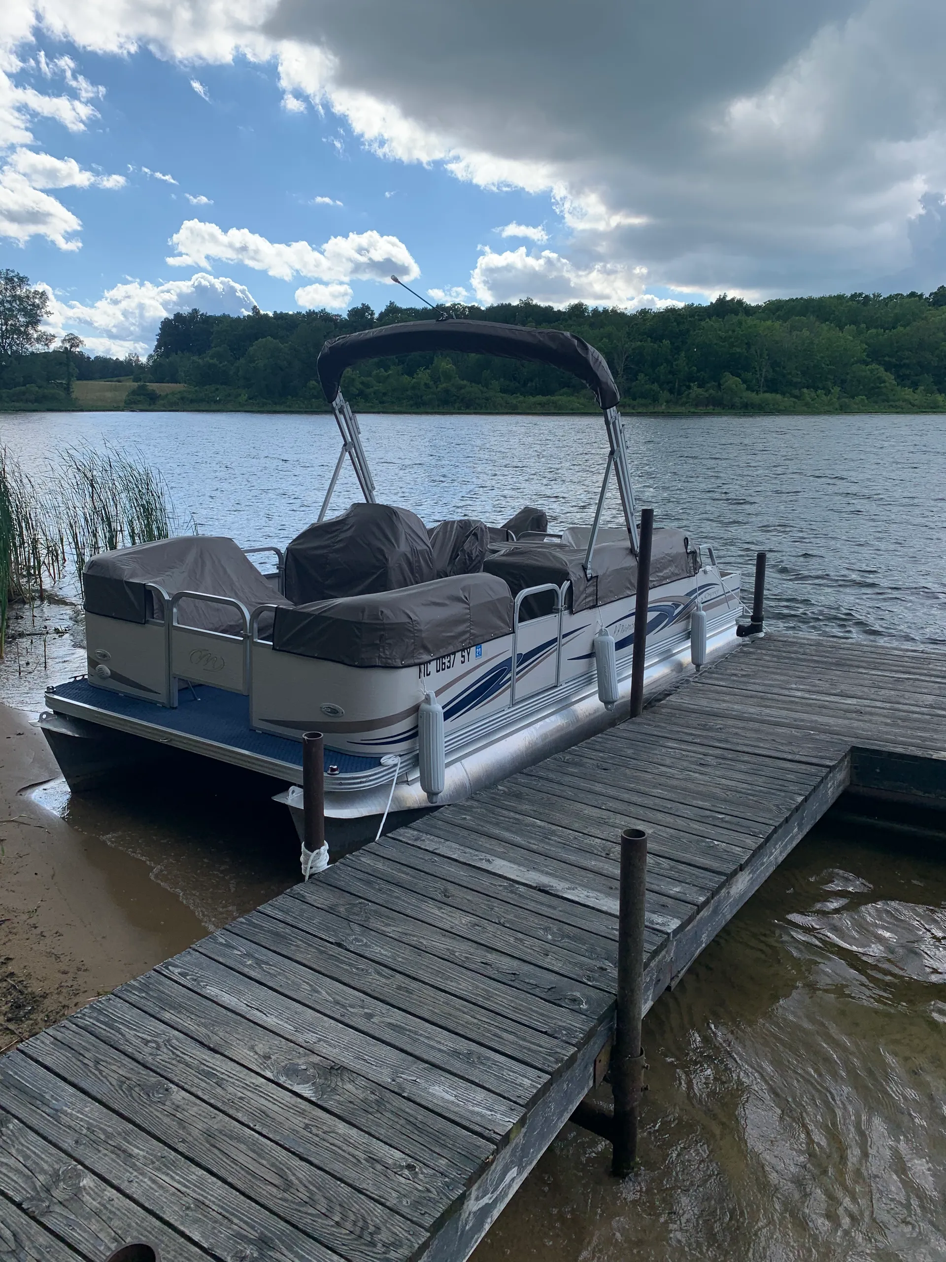 Manitou Pontoon 20 Osprey in Fife Lake, MI — photo 2