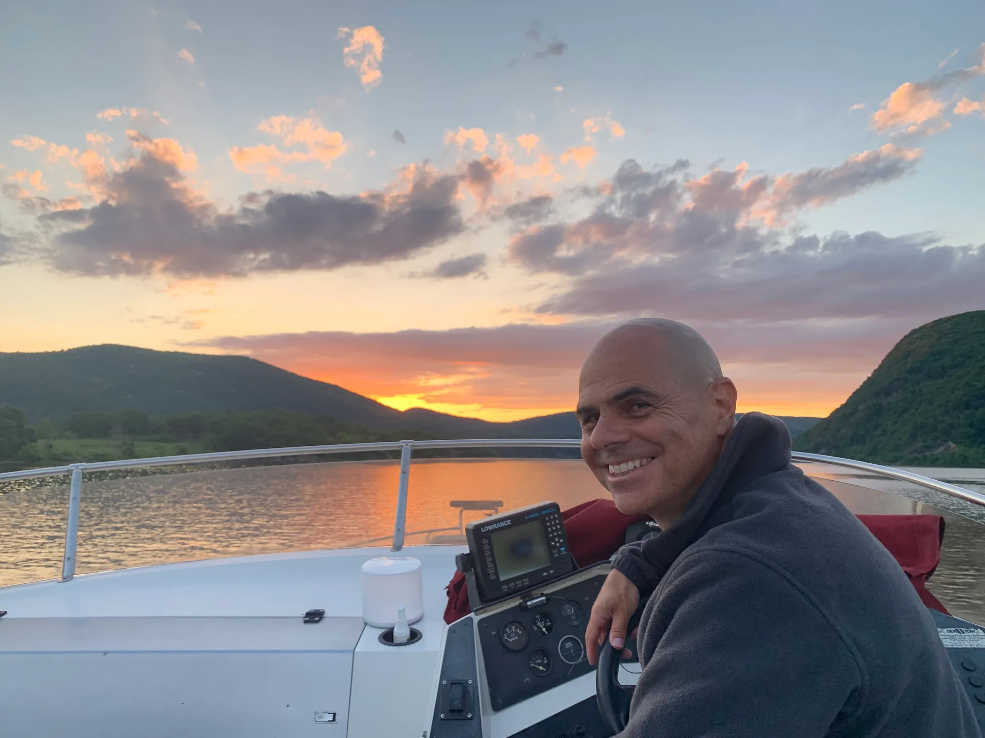 TRAVEL IN LUXURY AND STYLE ON THIS CRUISER YACHT