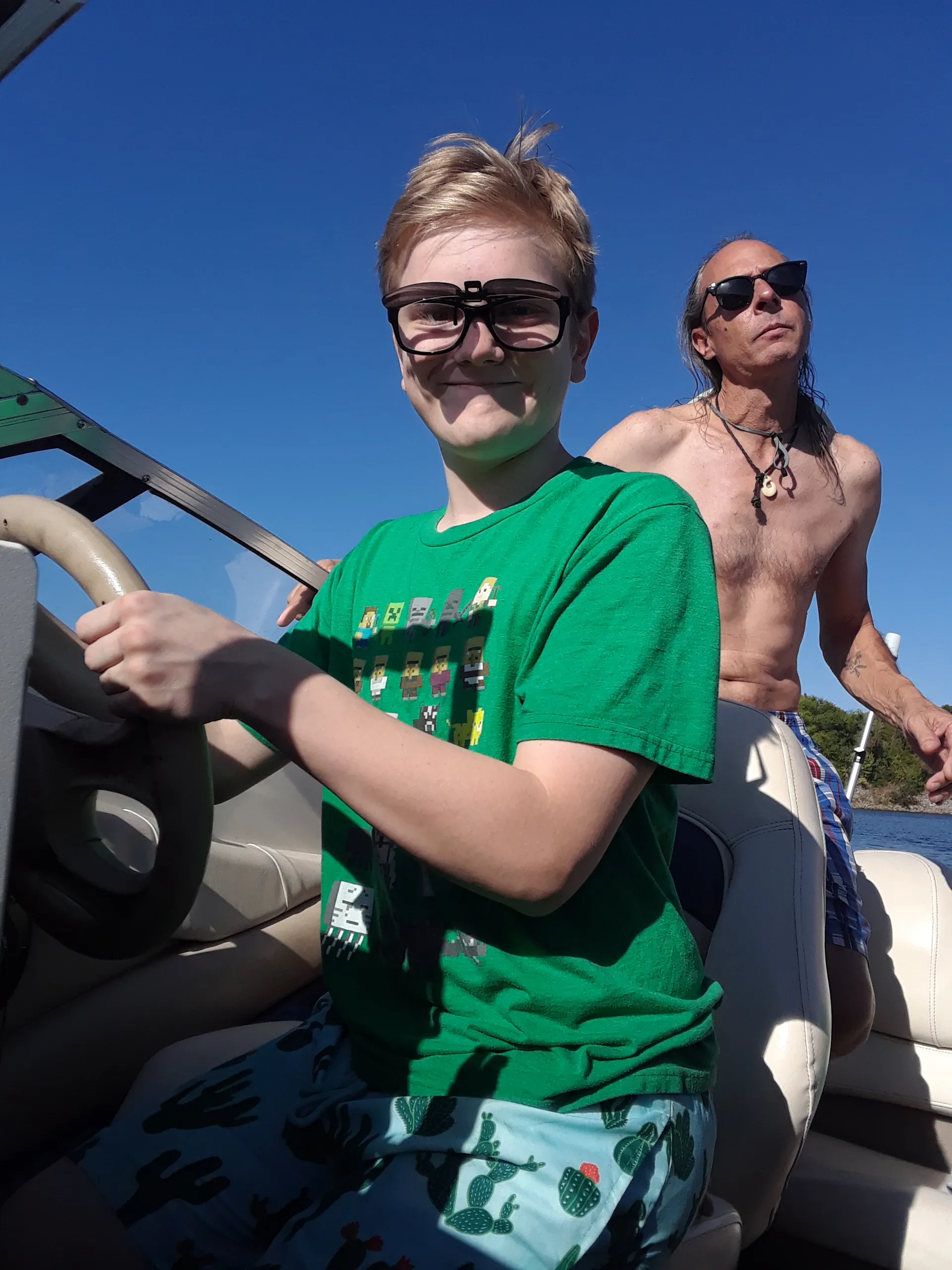 Sea Ray Boats 220 Sundancer in Huntsville, AL — photo 2