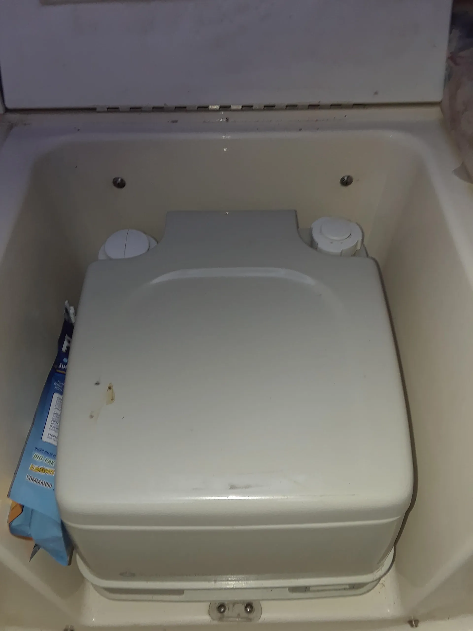 Sea Ray Boats 220 Sundancer in Huntsville, AL — photo 8