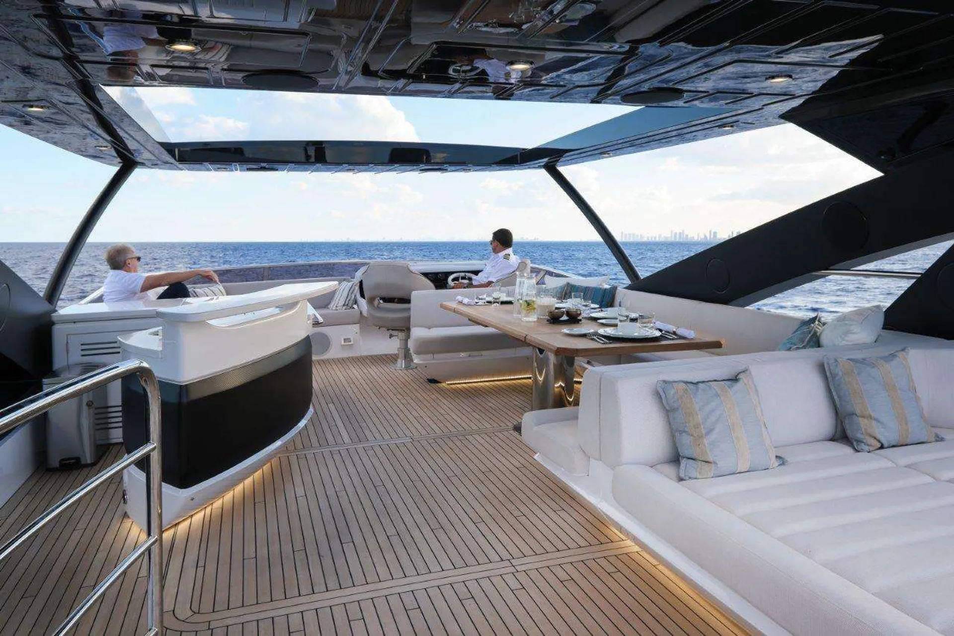 Sunseeker IO1155634 in Kings Point, NY — photo 2