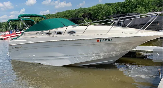 Rent a Regal Boats deck boat in Algonquin, IL near me