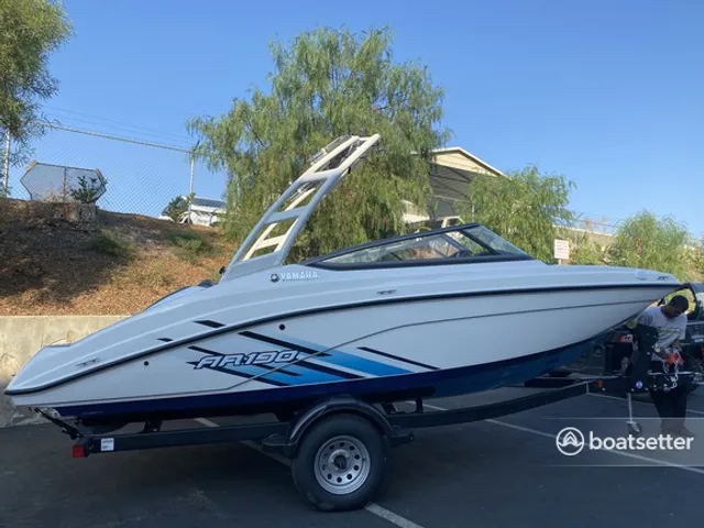 Rent a jet boat in Los Angeles, CA, United States near me