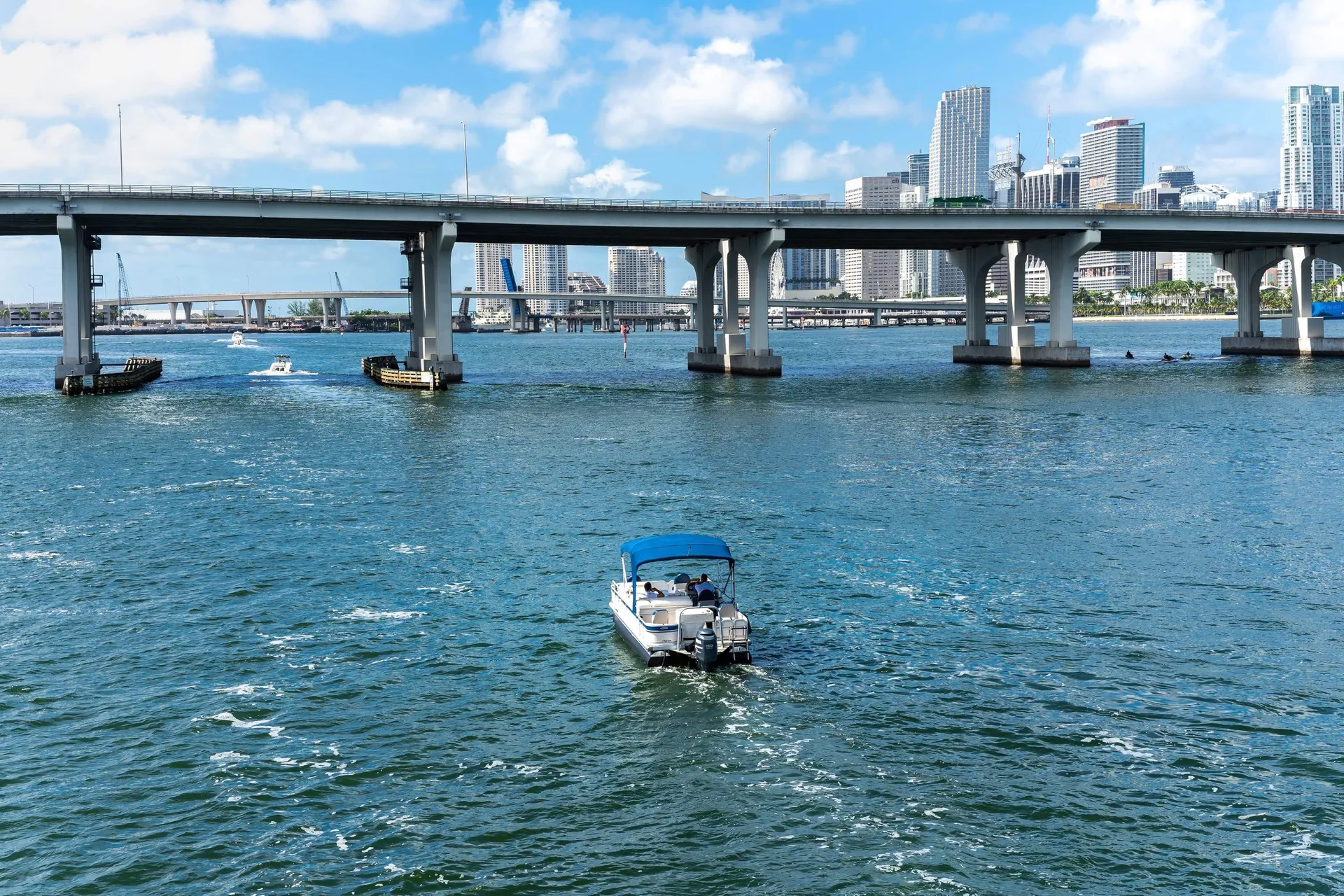 Premier Marine 231 Cast-A-Way RE Triple Tube in Miami, FL — photo 10