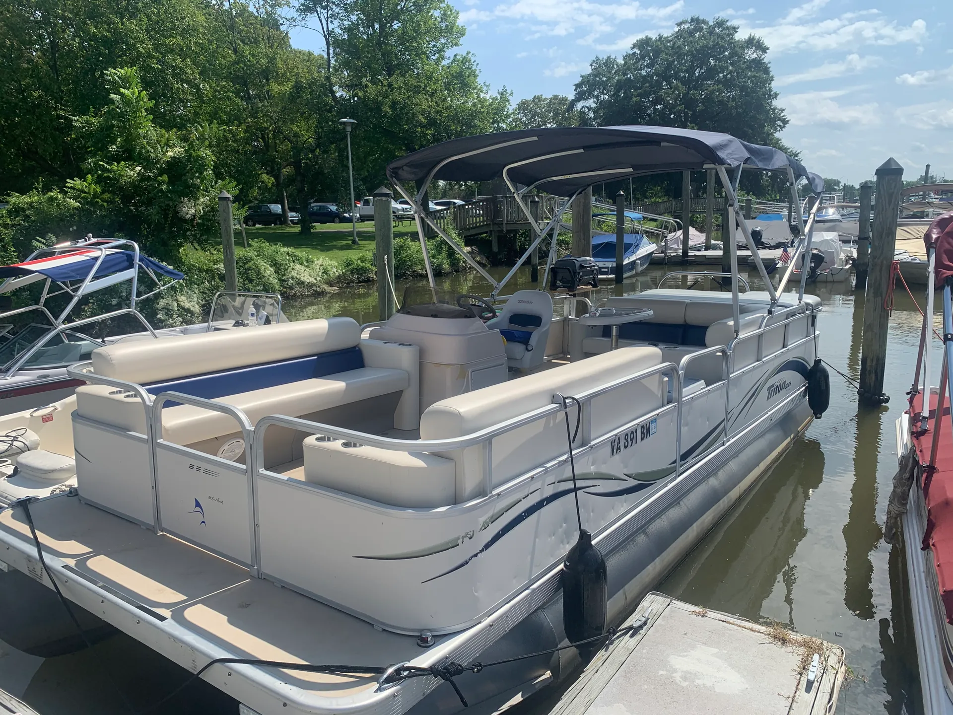Summit by Triton Boats 220 Gold  in Arlington, VA