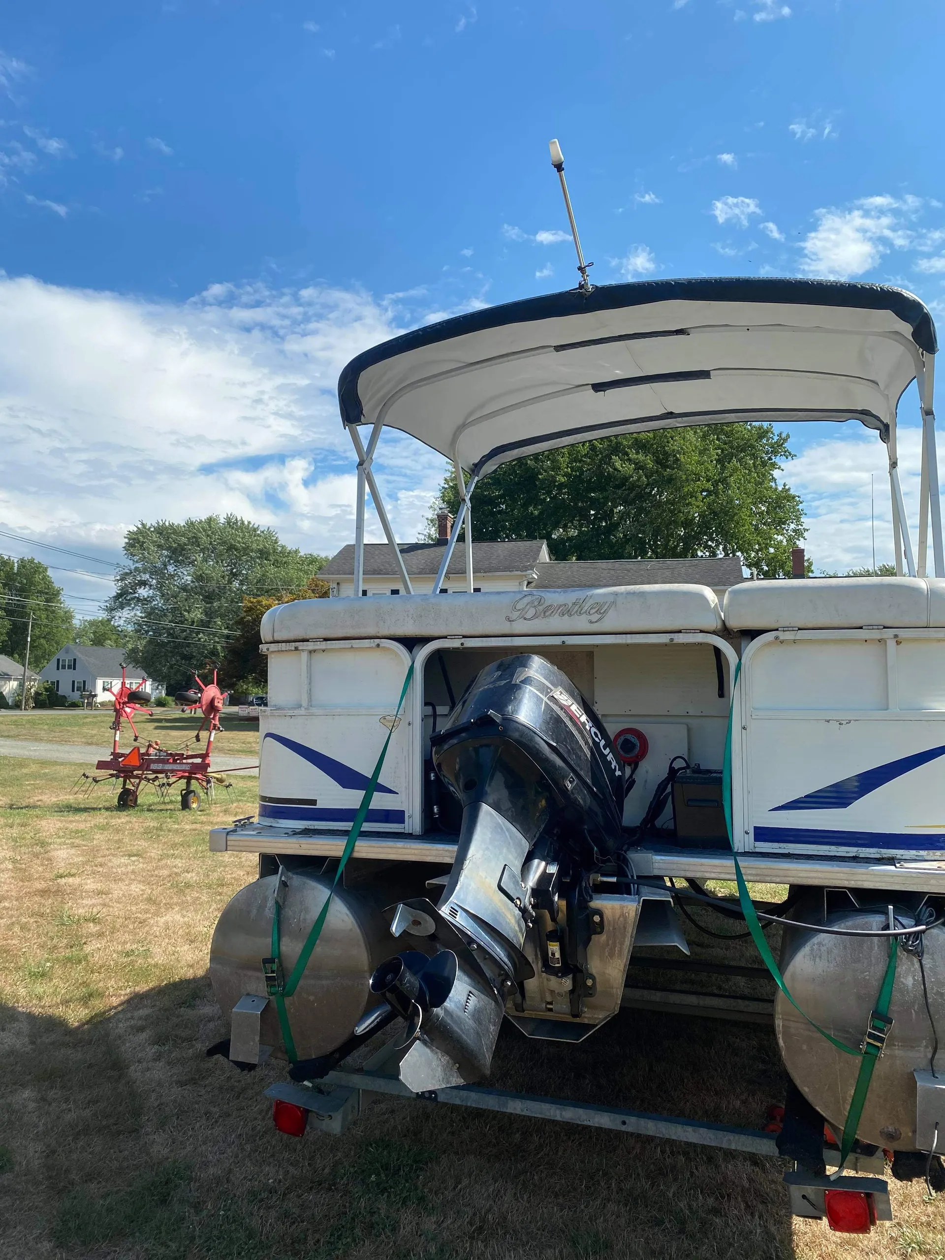 Bentley Pontoon 240 Cruise  in Pelham, NH — photo 8