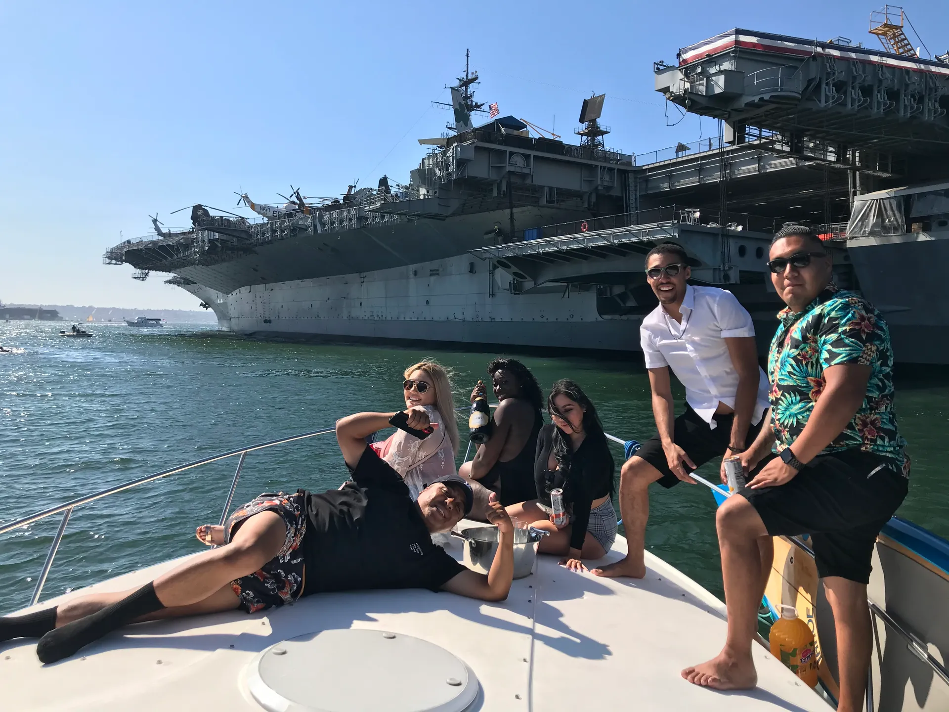 Beautiful 40' Cruiser Yacht on San Diego Bay with Licensed Captain