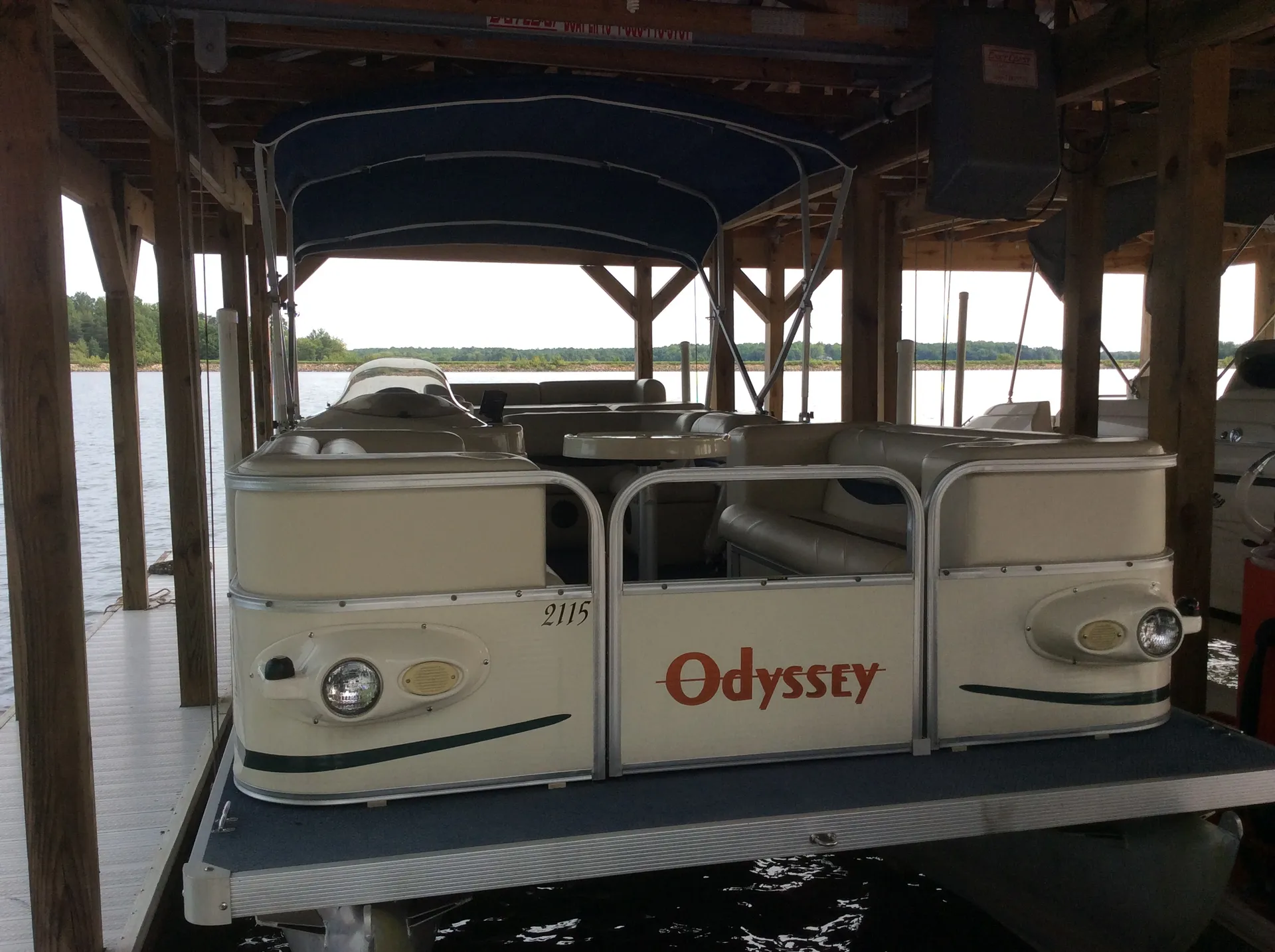 Odyssey Pontoons 2115 Mellennium in Mineral, VA — photo 2