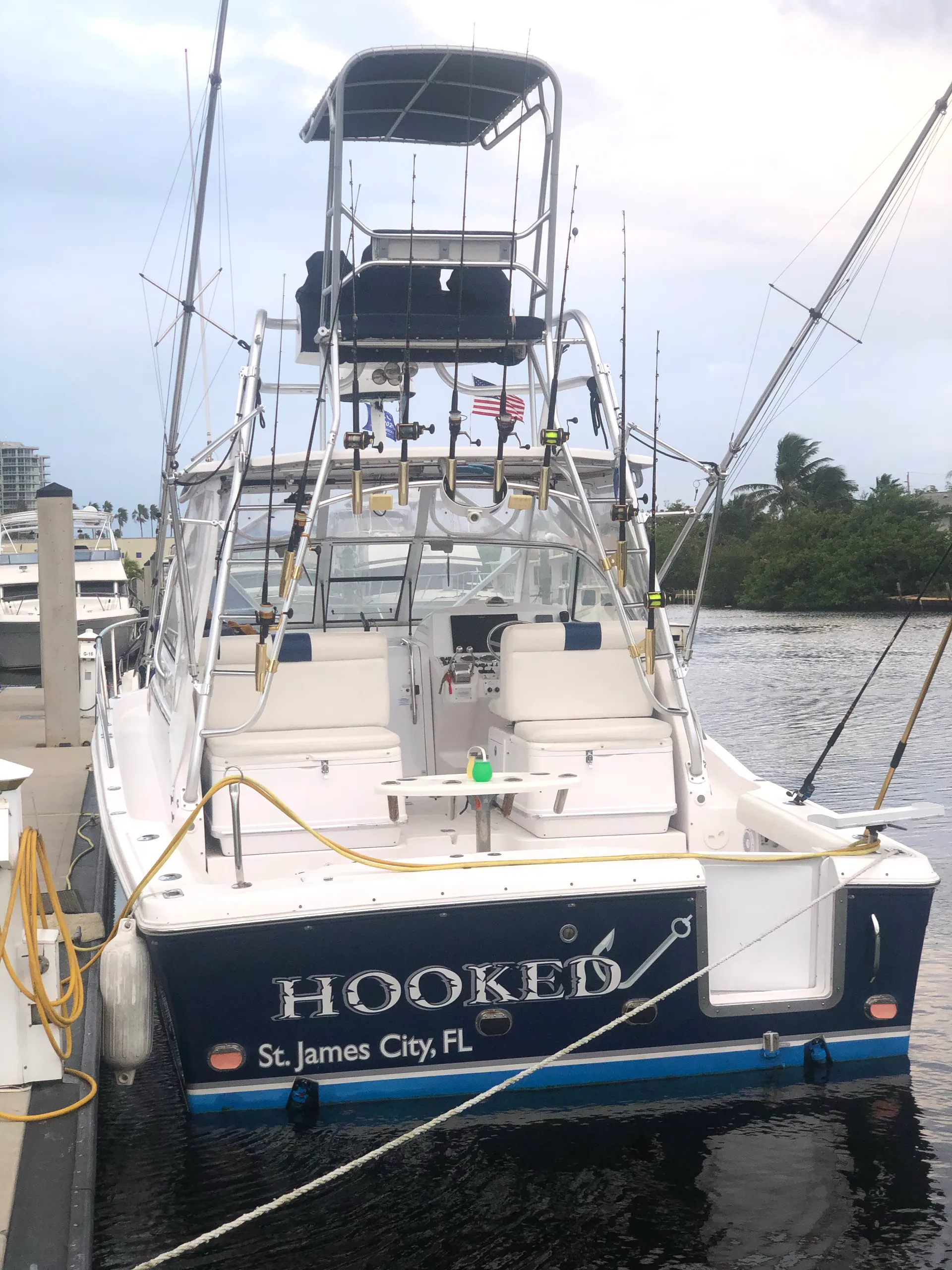 Pro-Line Boats 32 Express Hard Top in Dania Beach, FL — photo 2