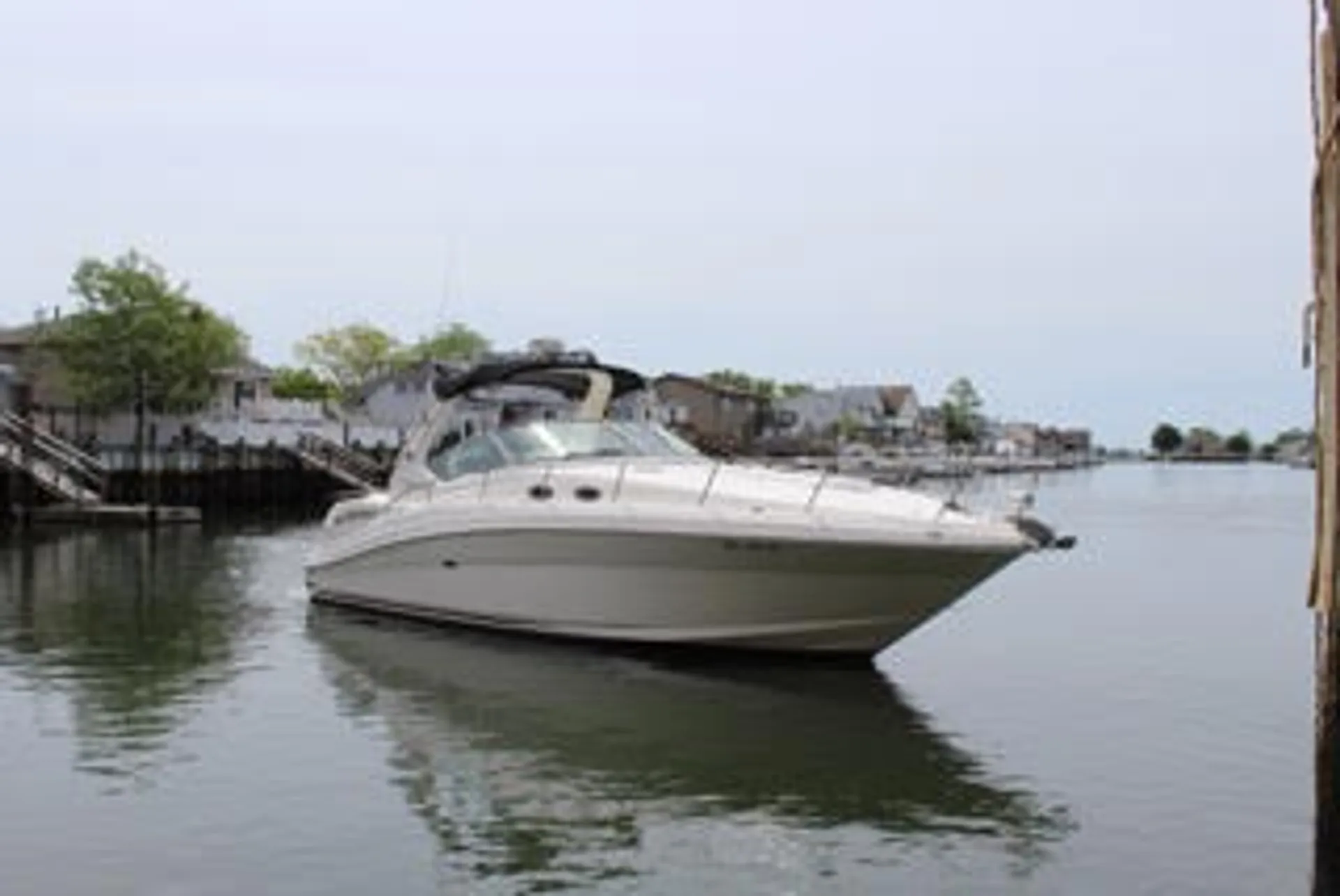 Sea Ray Boats 340 Sundancer in Freeport, NY — photo 7