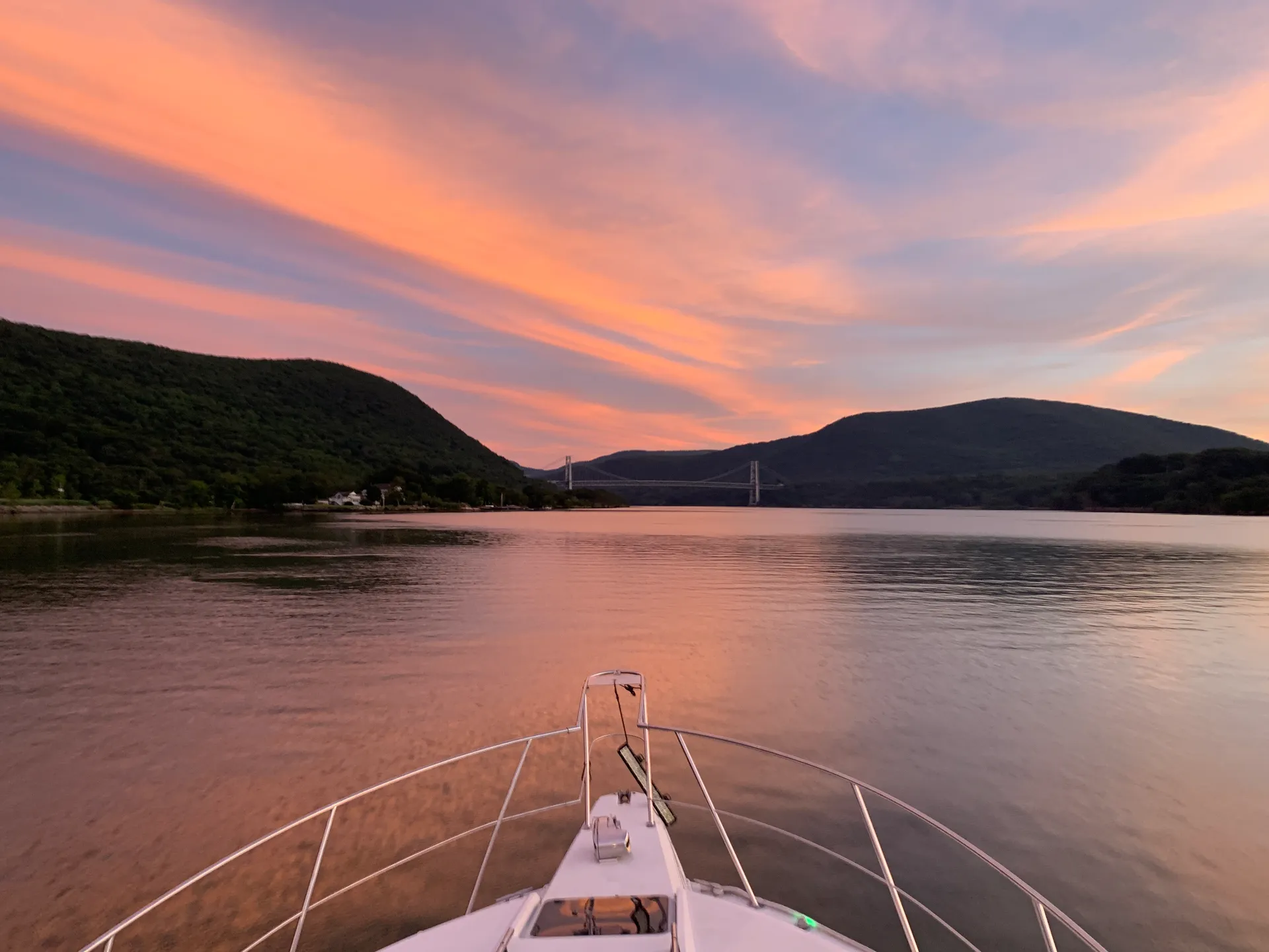 TRAVEL IN LUXURY AND STYLE ON THIS CRUISER YACHT