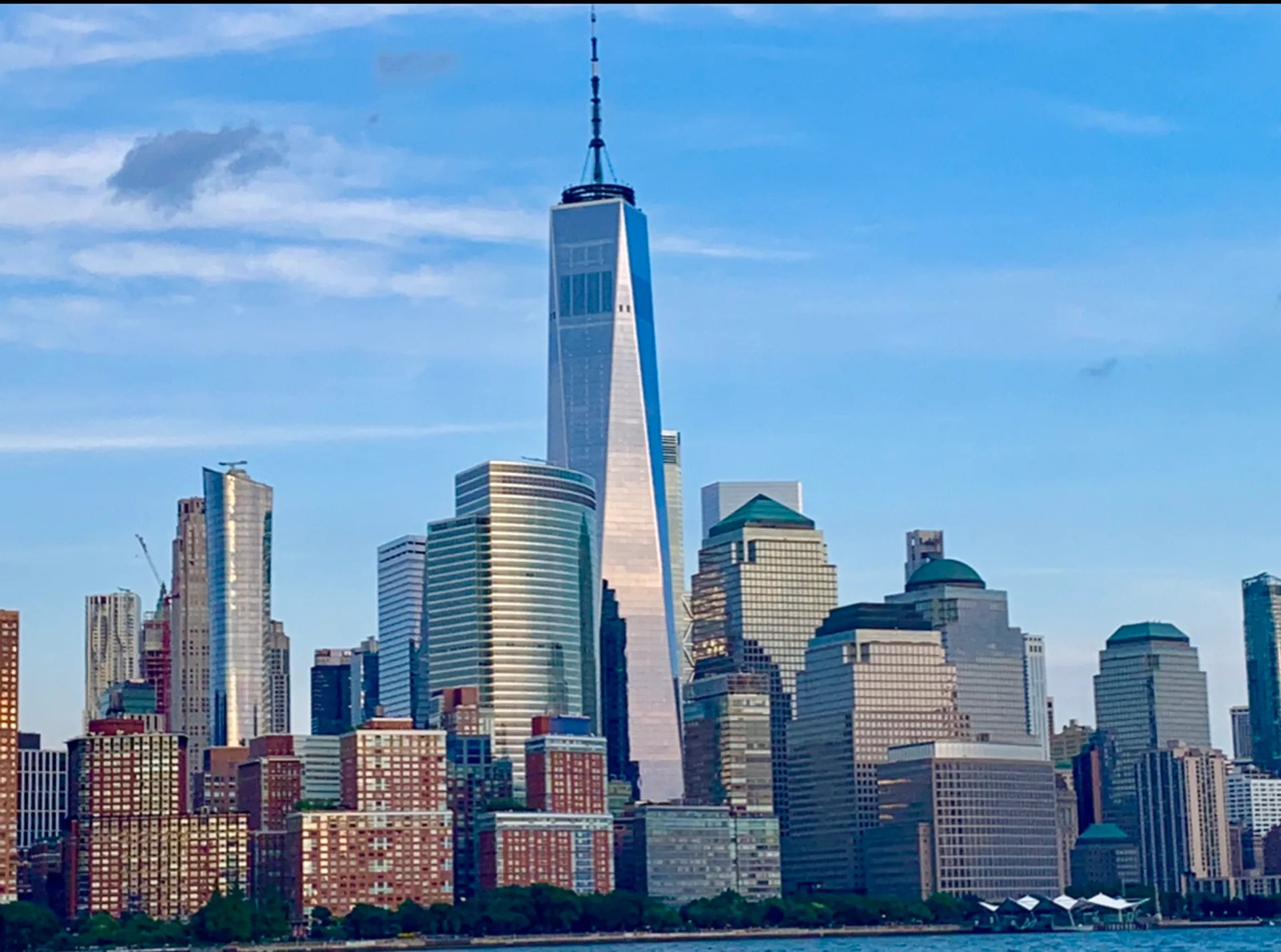 TRAVEL IN LUXURY AND STYLE ON THIS CRUISER YACHT