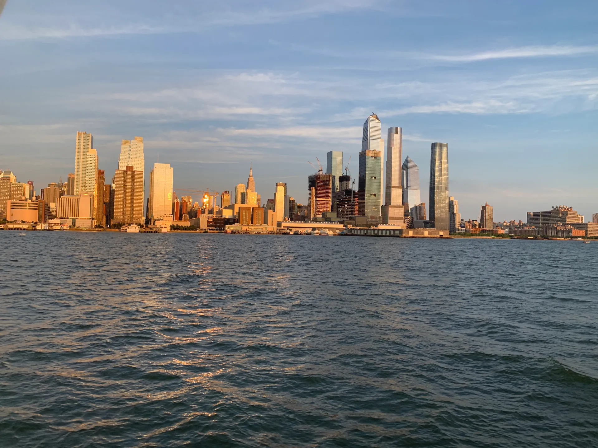 TRAVEL IN LUXURY AND STYLE ON THIS CRUISER YACHT