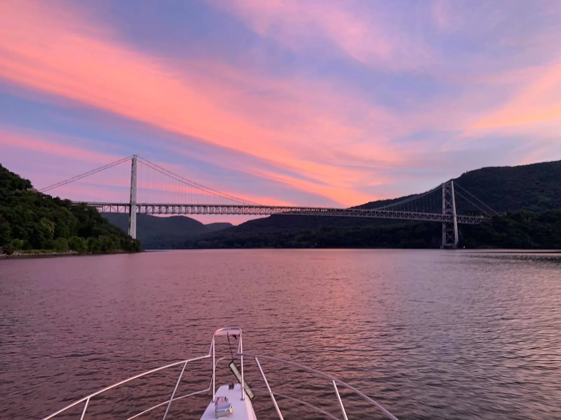 TRAVEL IN LUXURY AND STYLE ON THIS CRUISER YACHT