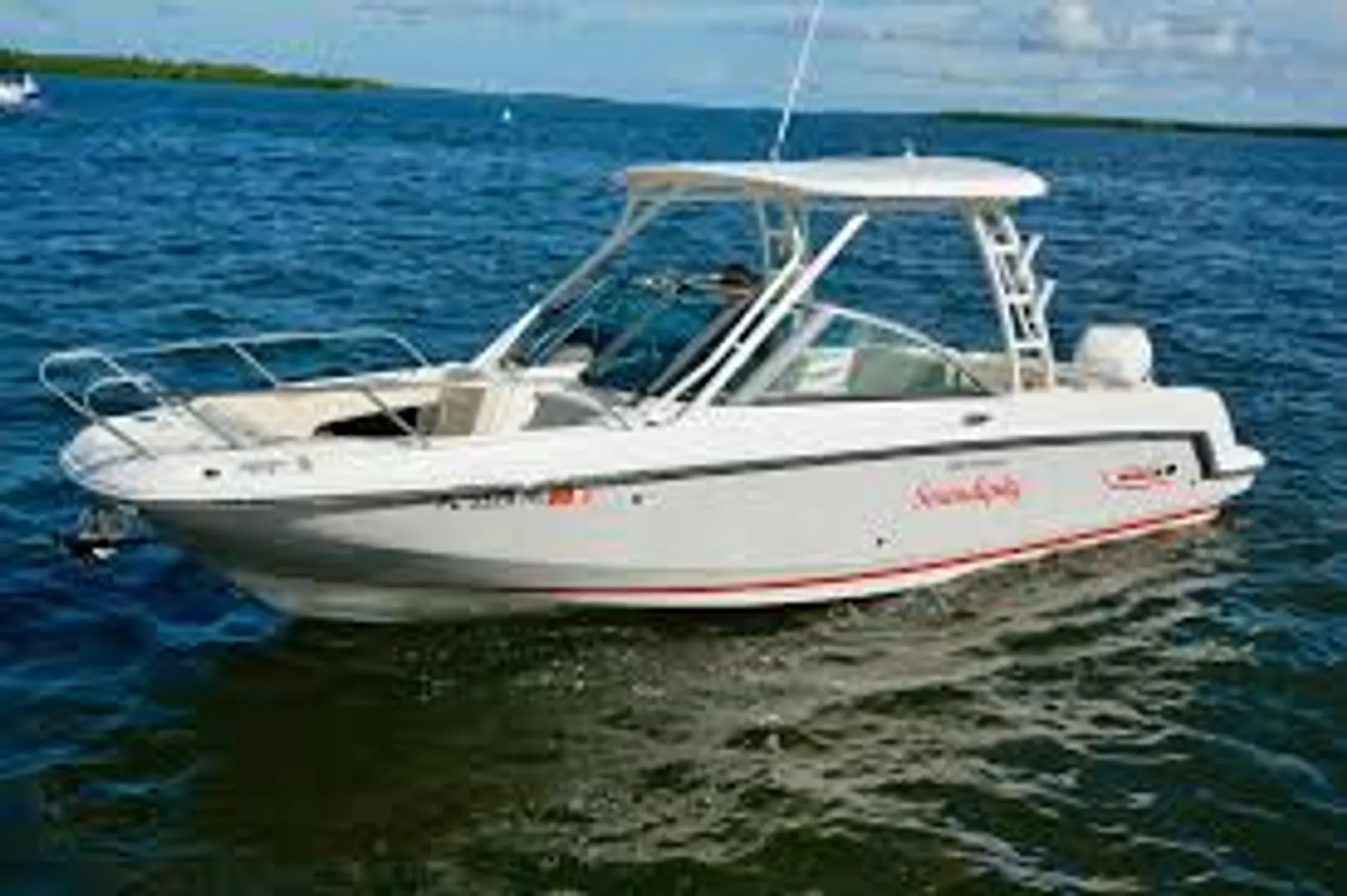 Boston Whaler 230 Vantage w/300XL DTS Verado in Key Largo, FL — photo 4