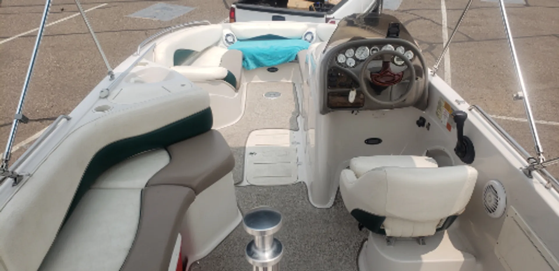 Tahoe by Tracker Marine 222 IO in Glendale, AZ — photo 6