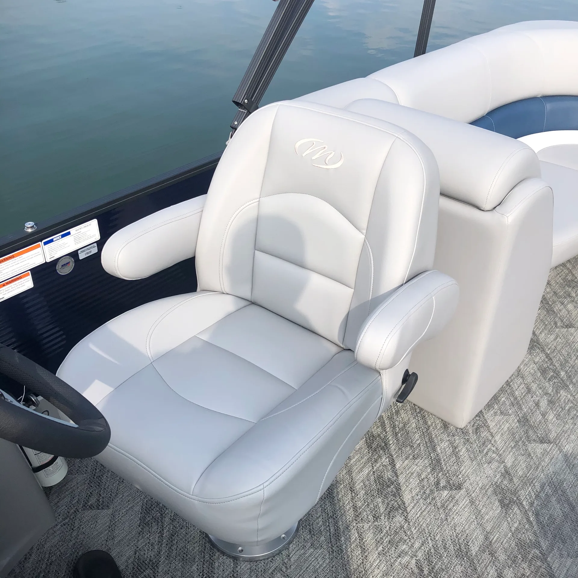 2021 21’ Manitou pontoon