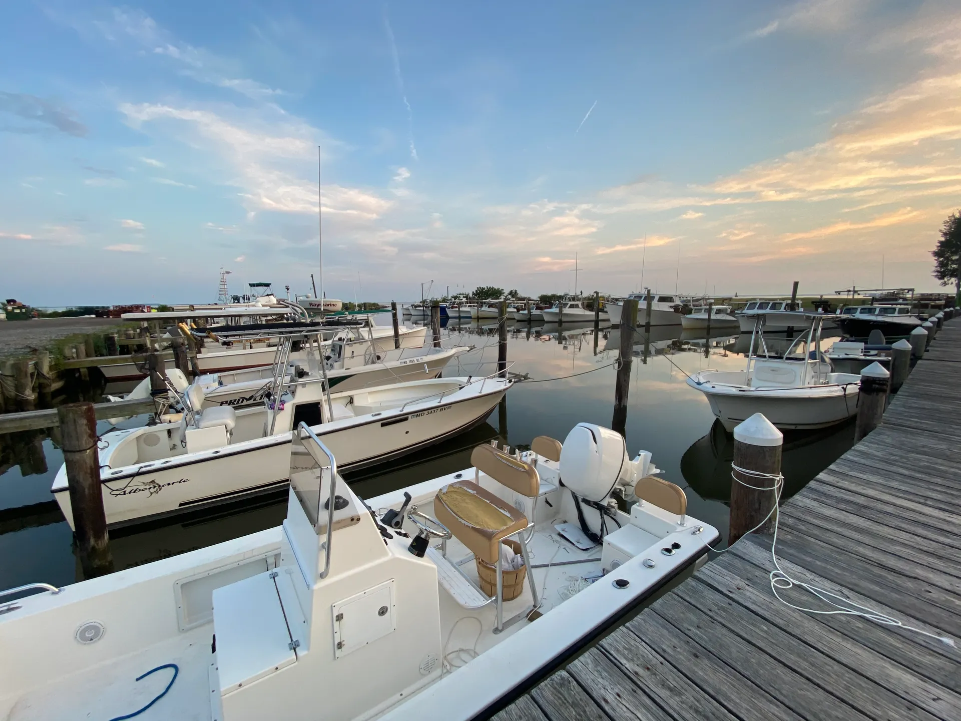 Fun and Sporty 20' Sea Hunt 207 Triton - Kenn Point Farm