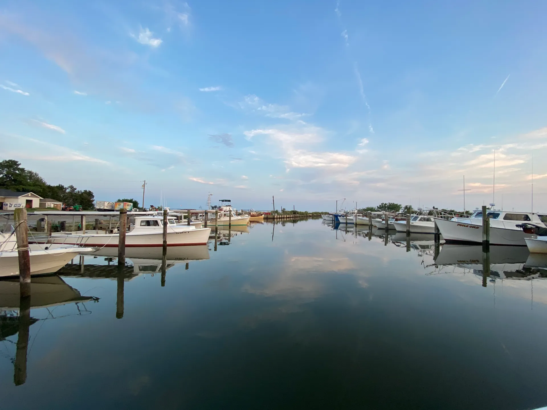 Fun and Sporty 20' Sea Hunt 207 Triton - Kenn Point Farm