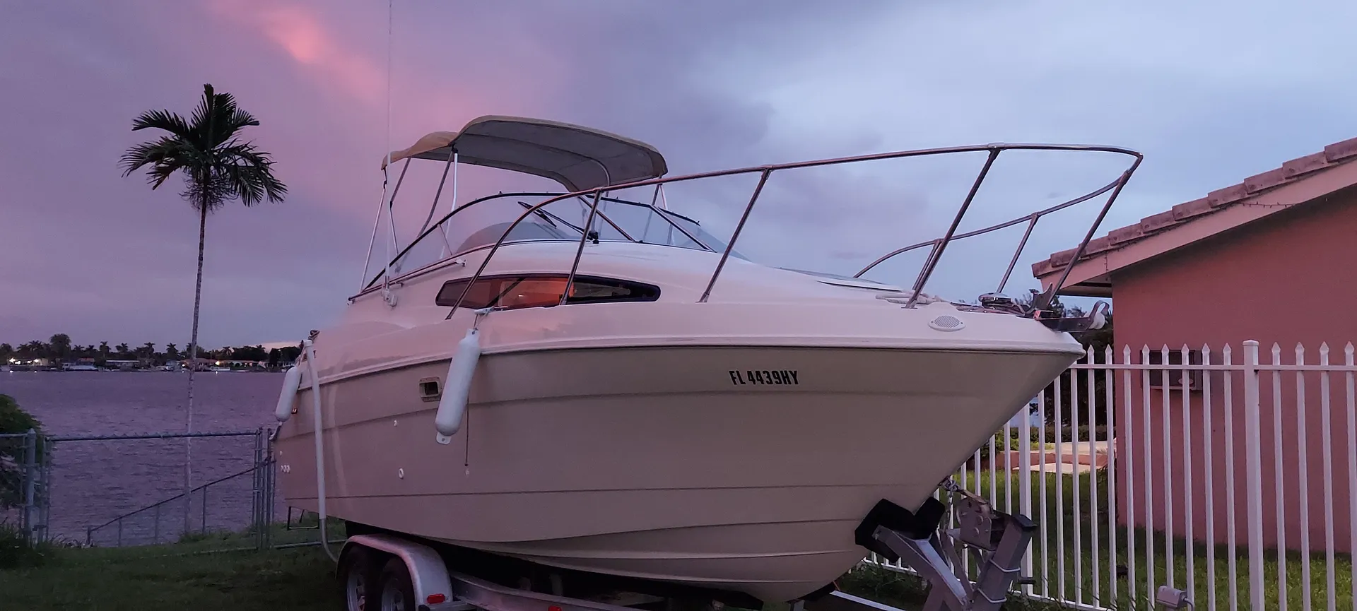 Bayliner 2355 Ciera Sunbridge in Coral Gables, FL — photo 2