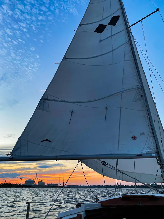 Rent a Catalina daysailer & weekender in East Providence, RI near me