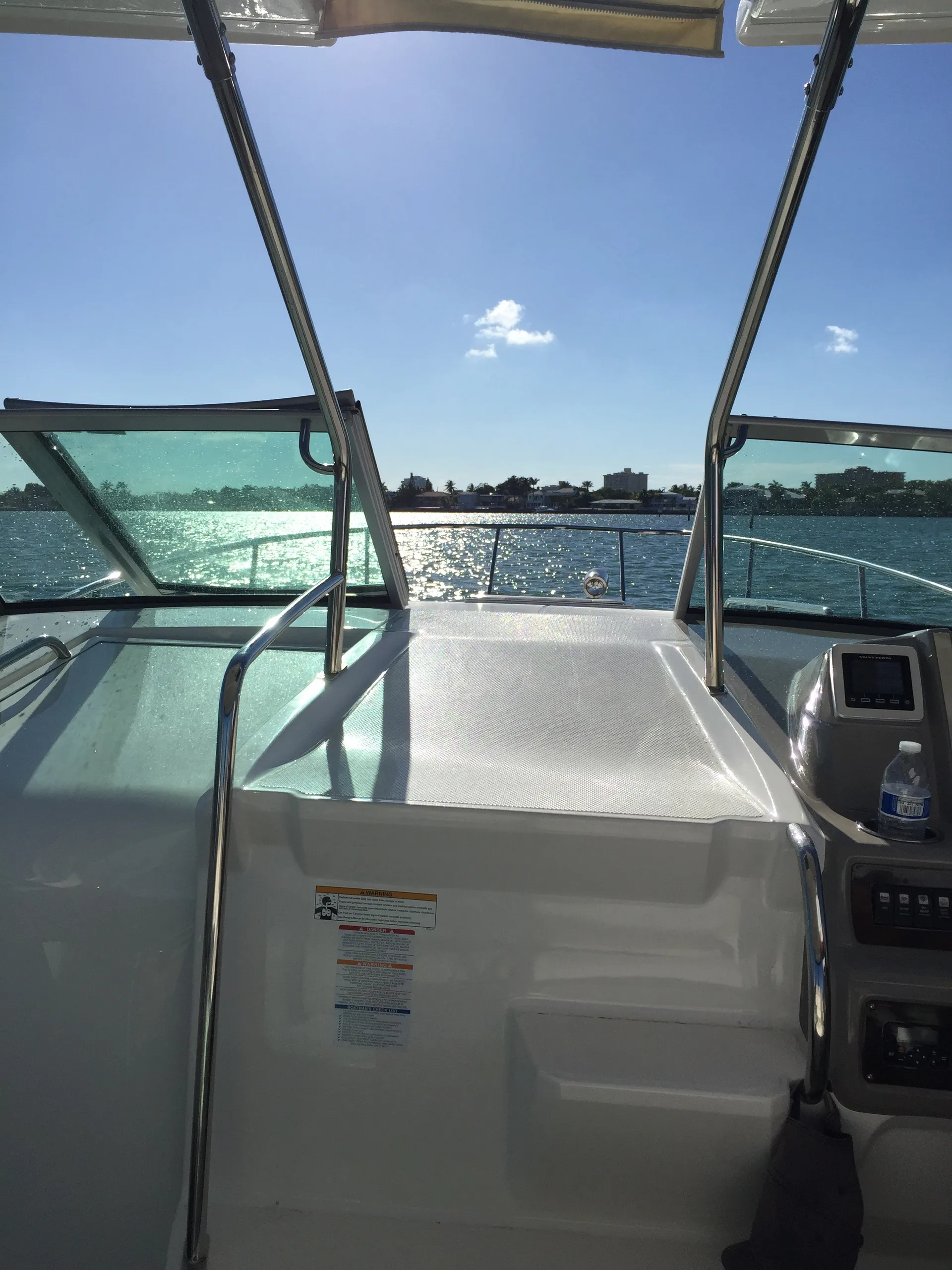 Chaparral Boats 330 Signature Volvo Joystick in Miami Beach, FL — photo 2