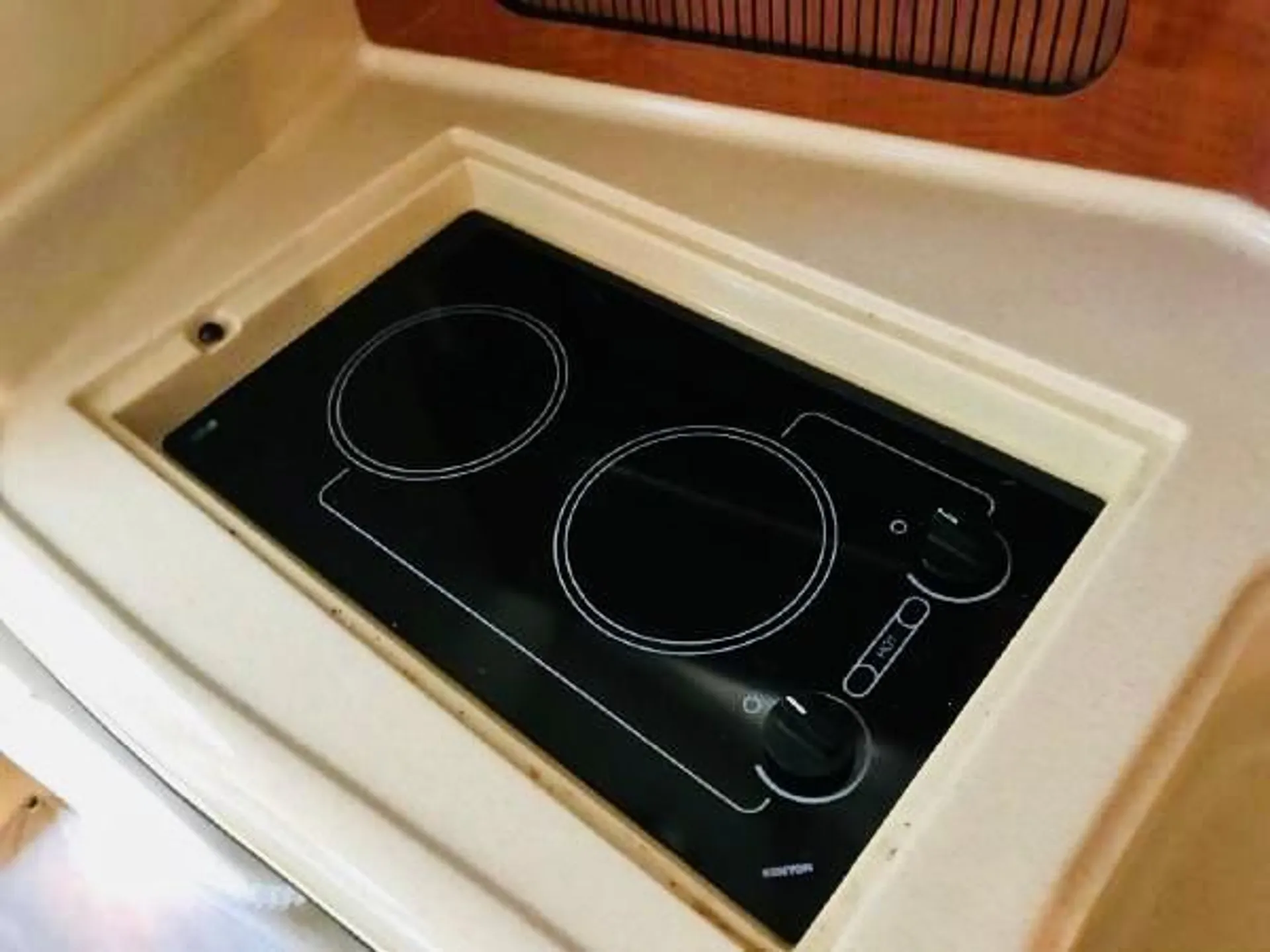 Sea Ray Boats 300 Sundancer in Long Beach, CA — photo 8