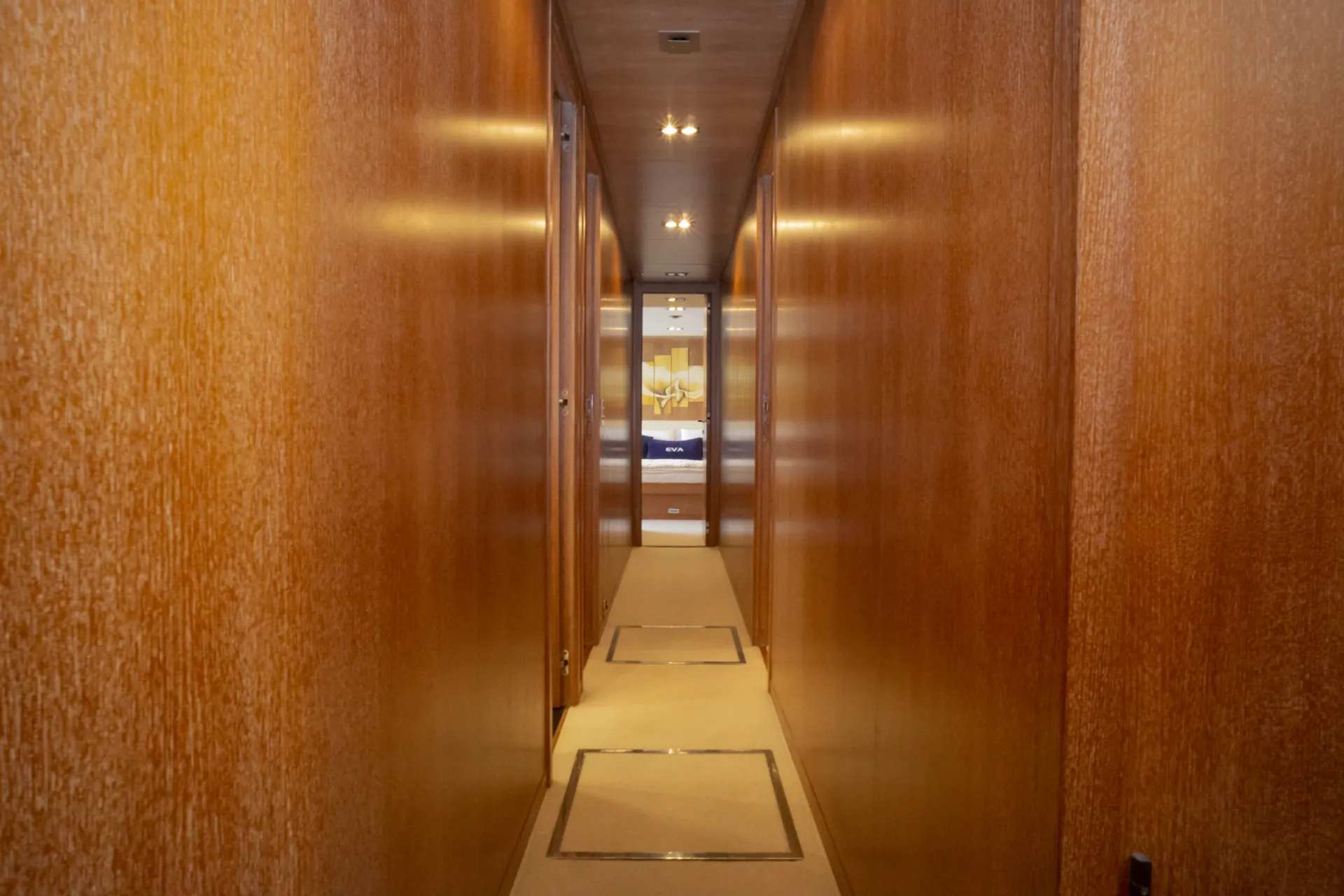 Mangusta Mangusta in Miami Beach, FL — photo 6