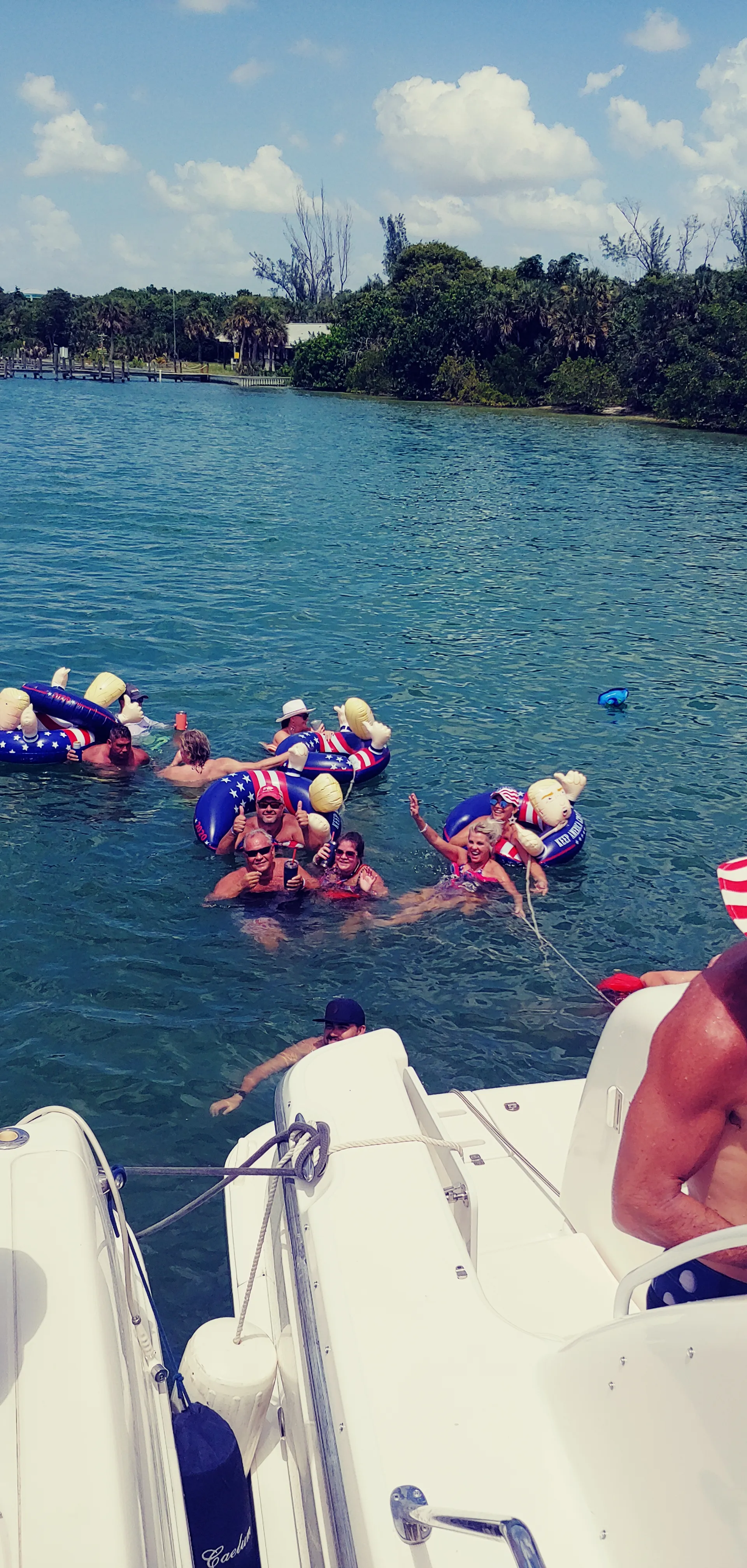 Heaven On The Gulf  - Sleek 40' Searay Sundancer! 