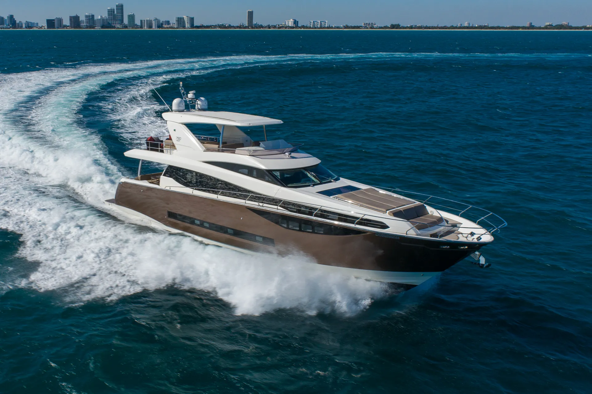 75´ Prestige w/ huge flybridge. Free hour on Mon-Thurs