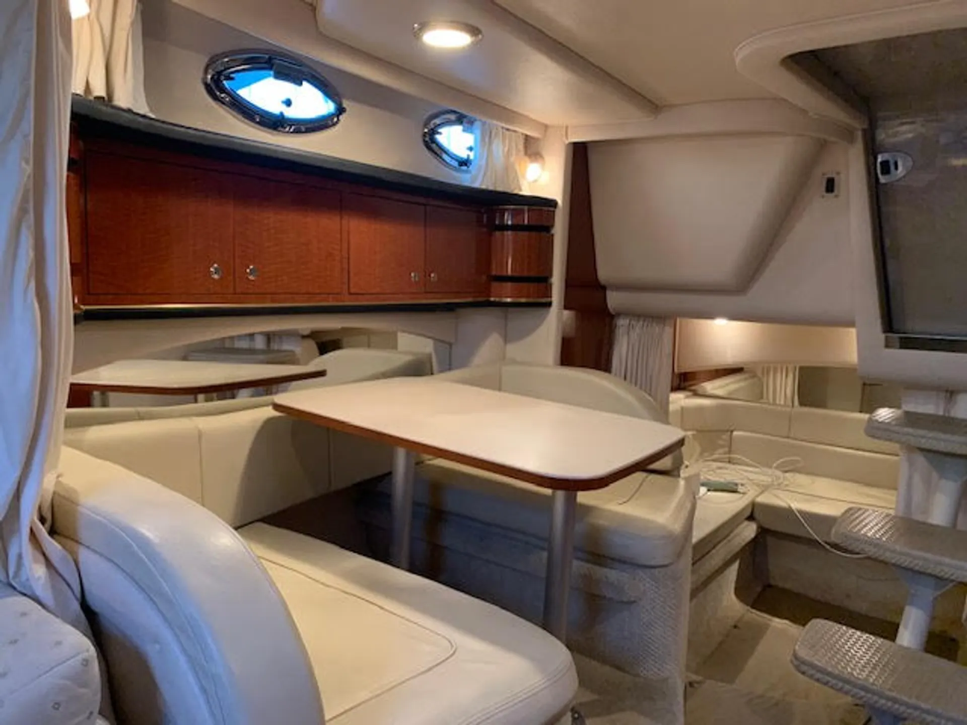 Sea Ray Boats 300 Sundancer in Long Beach, CA — photo 5