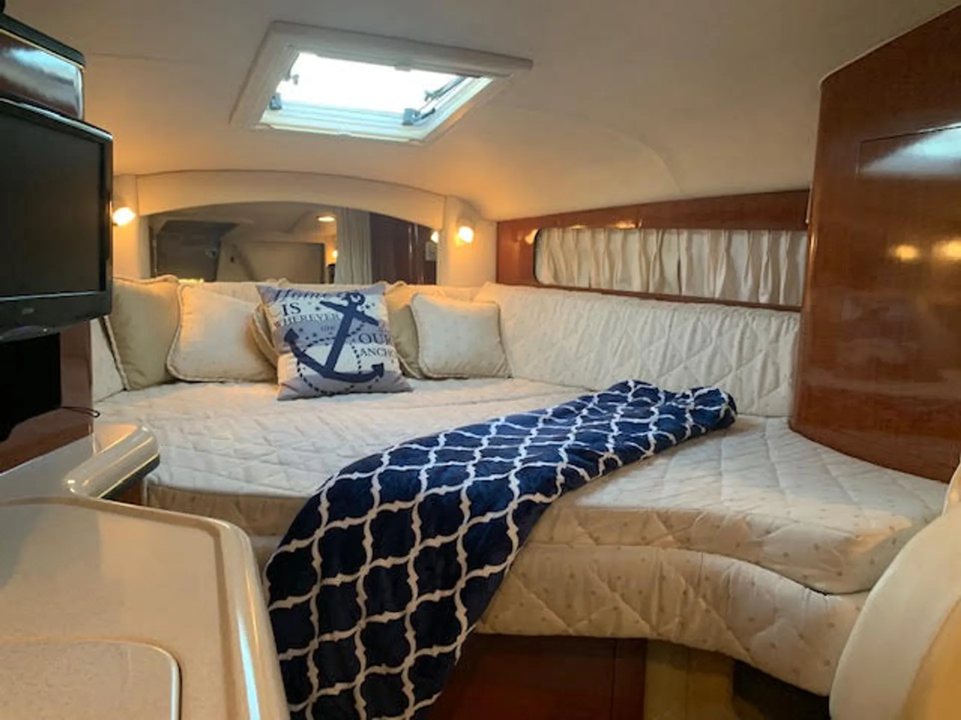 Sea Ray Boats 300 Sundancer in Long Beach, CA — photo 3