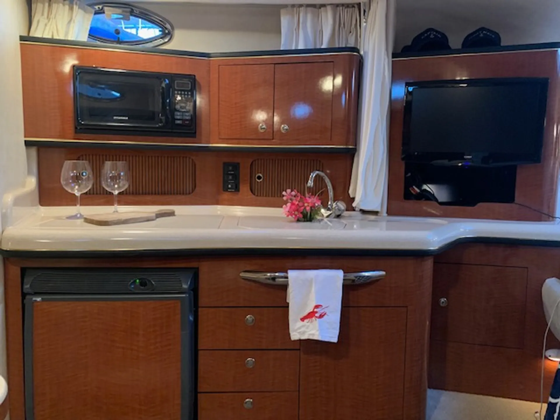 Sea Ray Boats 300 Sundancer in Long Beach, CA — photo 6