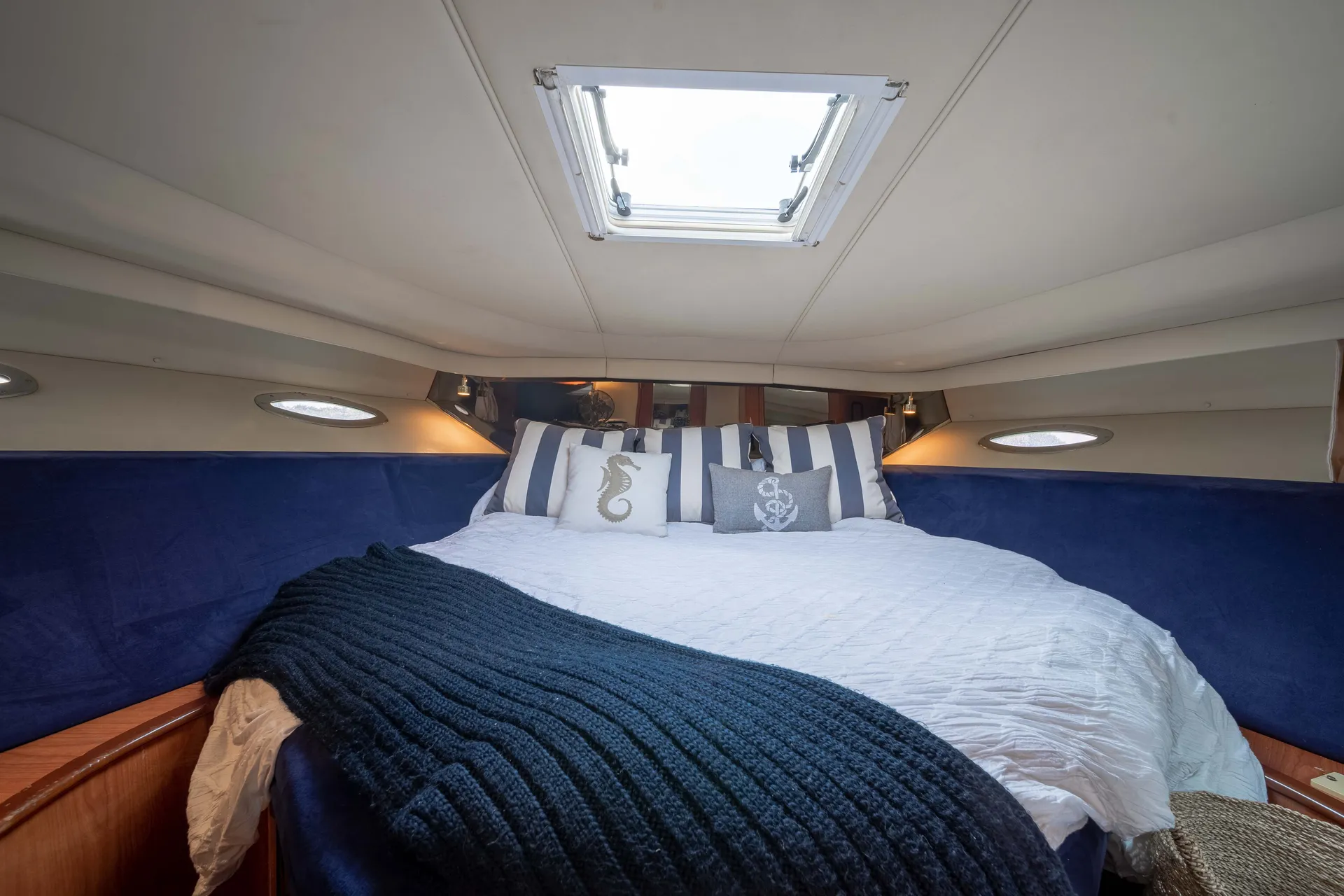 Sea Ray Boats 540 Sundancer in Miami, FL — photo 4