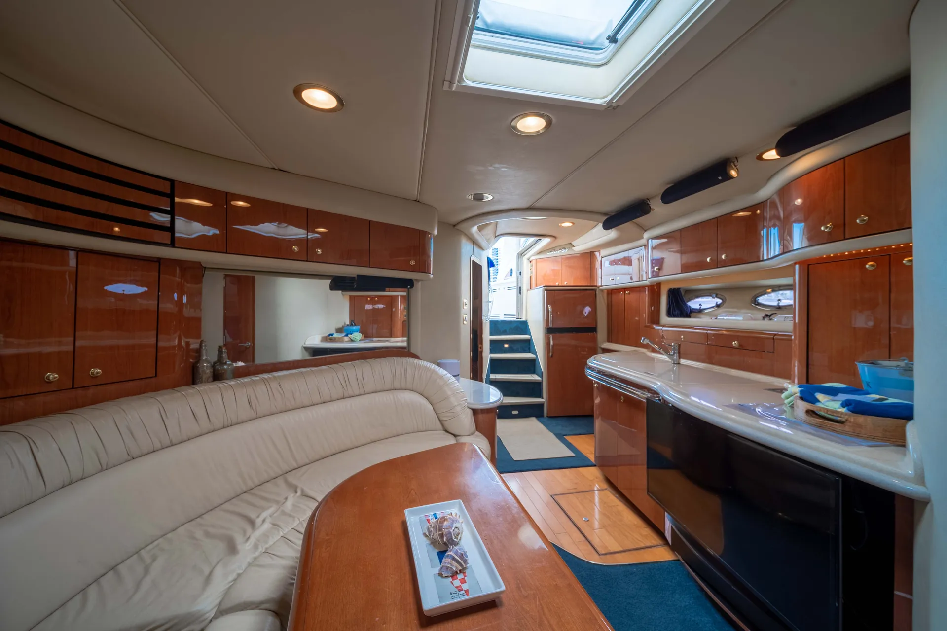 Sea Ray Boats 540 Sundancer in Miami, FL — photo 6