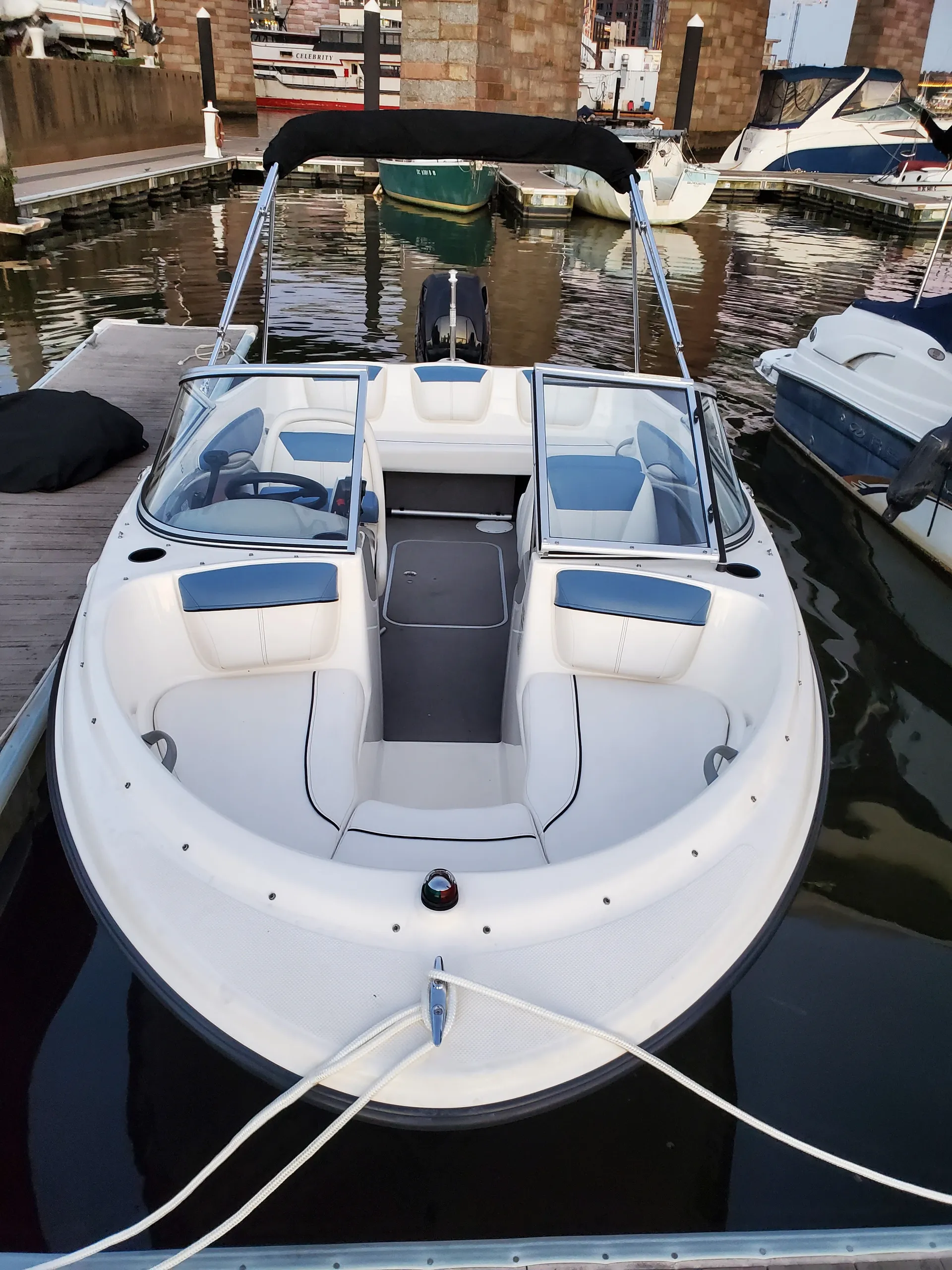 Your Aquatic Escape: Bayliner 180 | Fast, Fun & Ready to Cruise!
