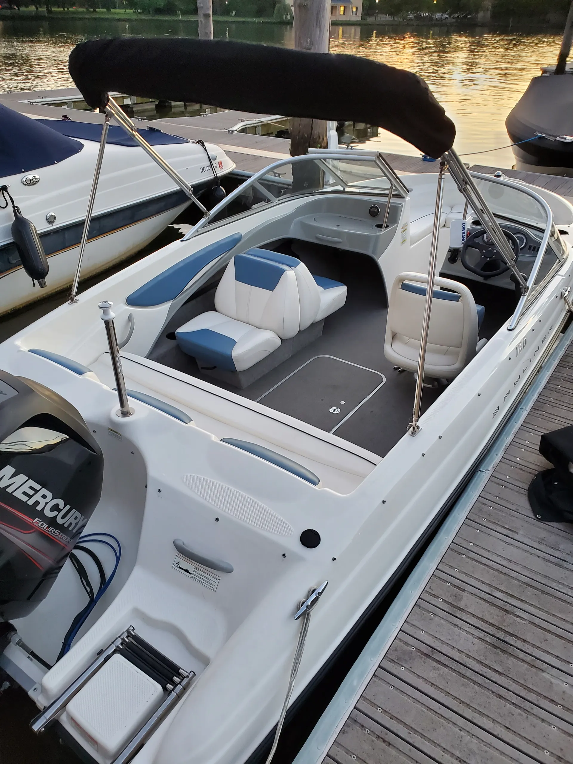 Your Aquatic Escape: Bayliner 180 | Fast, Fun & Ready to Cruise!