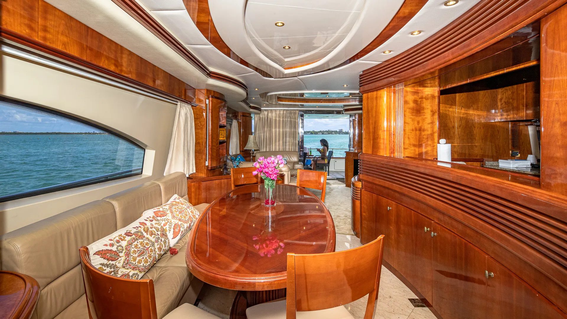 80' Luxury Azimut for charter in Miami, FL!