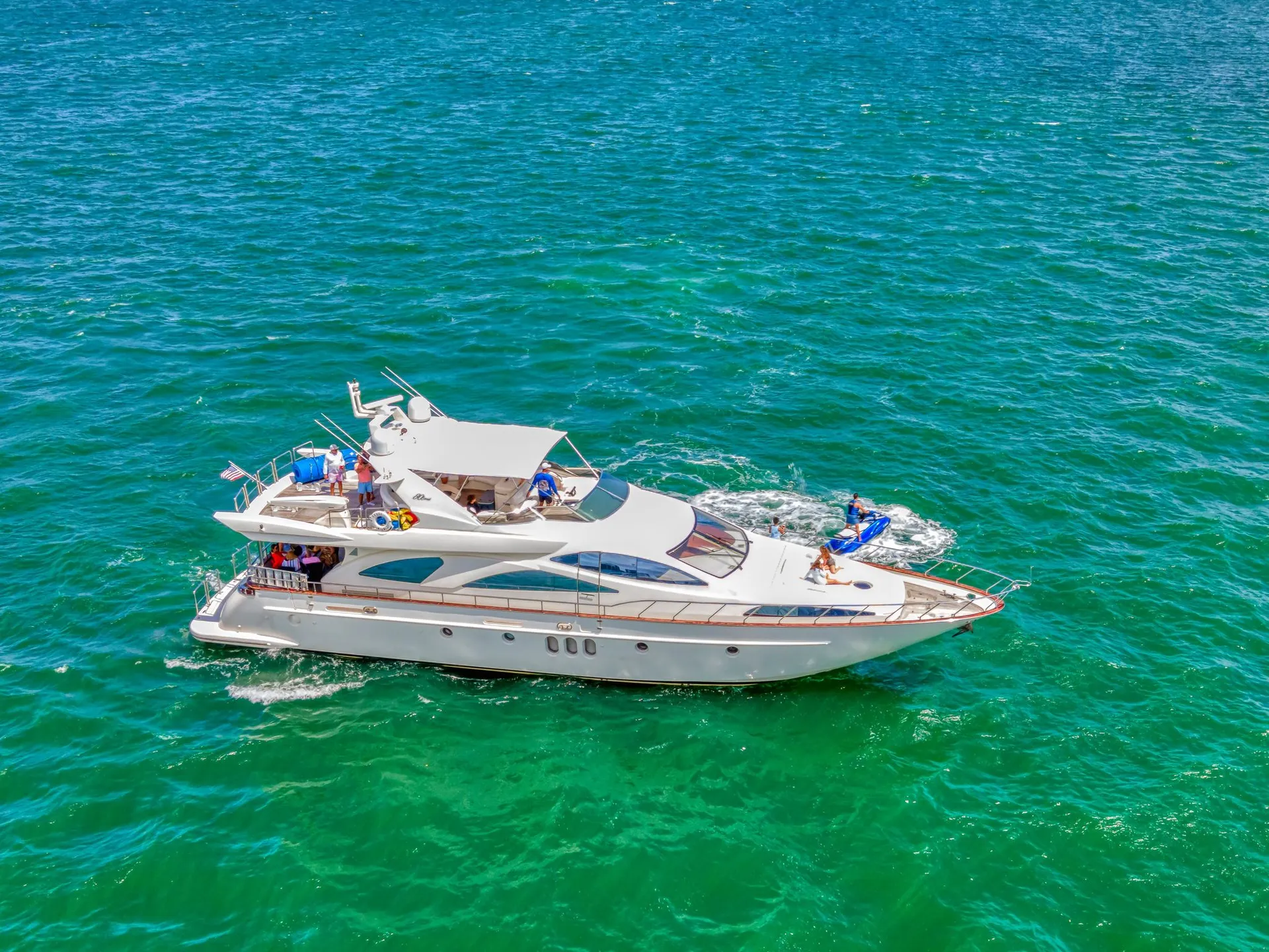 80' Luxury Azimut for charter in Miami, FL!