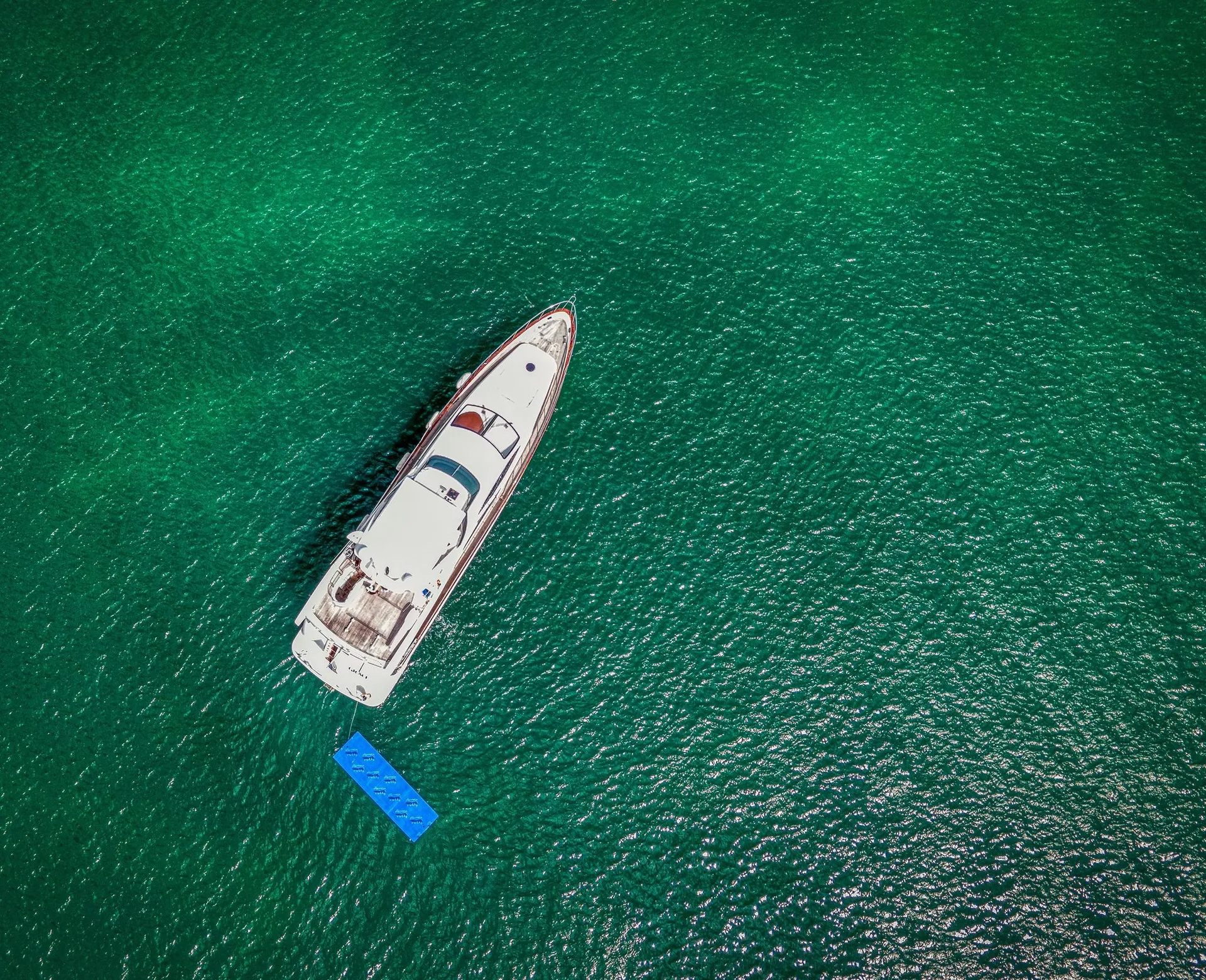 80' Luxury Azimut for charter in Miami, FL!
