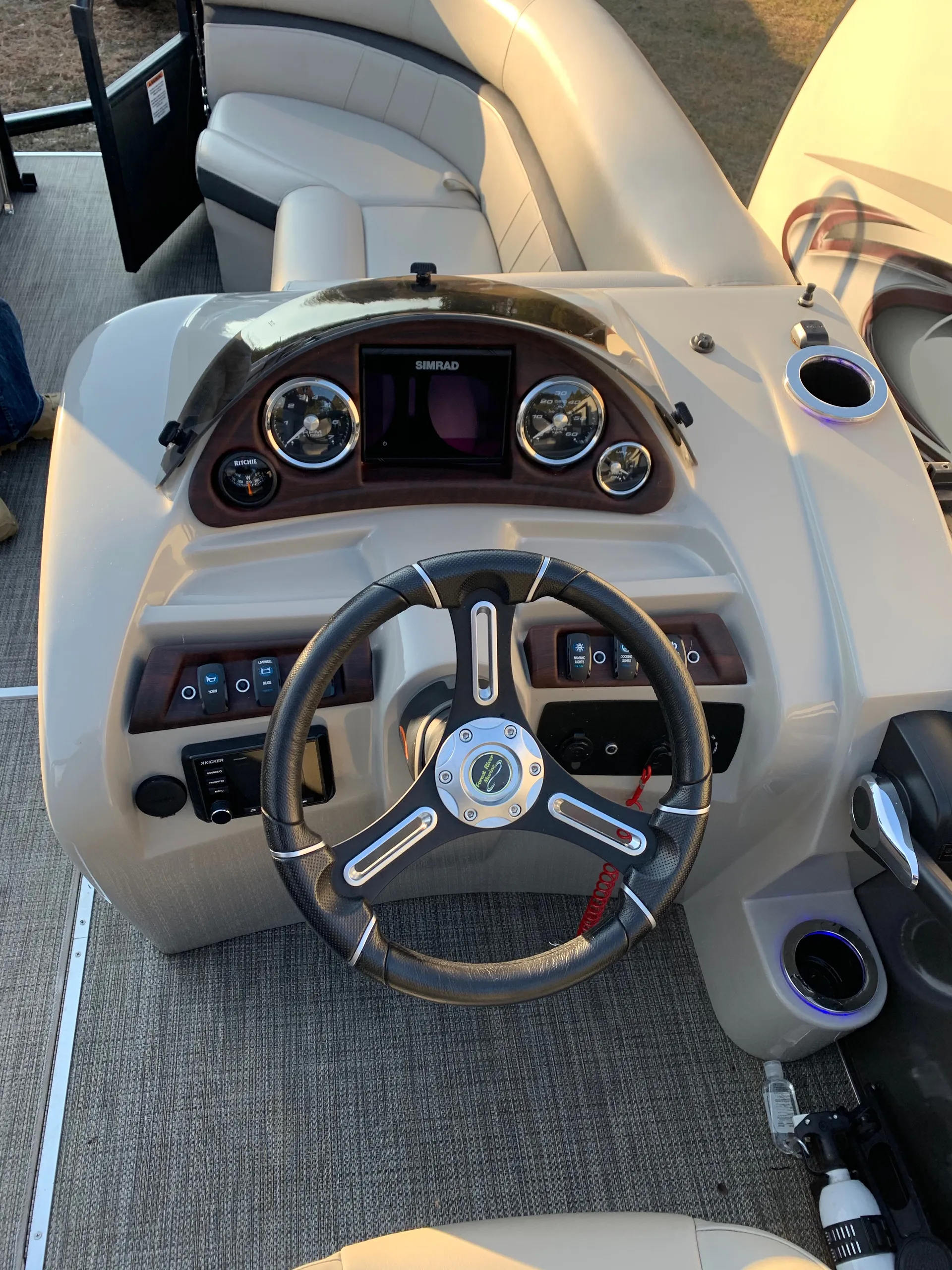 2019 Berkshire 24’ Tritoon