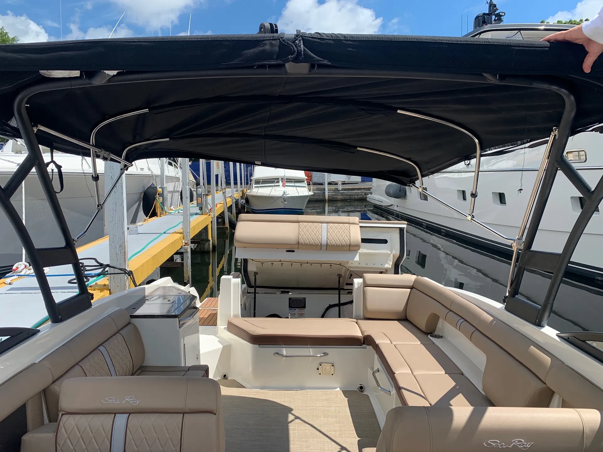 SEA RAY BOATS 290 SUNDECK in Coral Gables, FL — photo 4