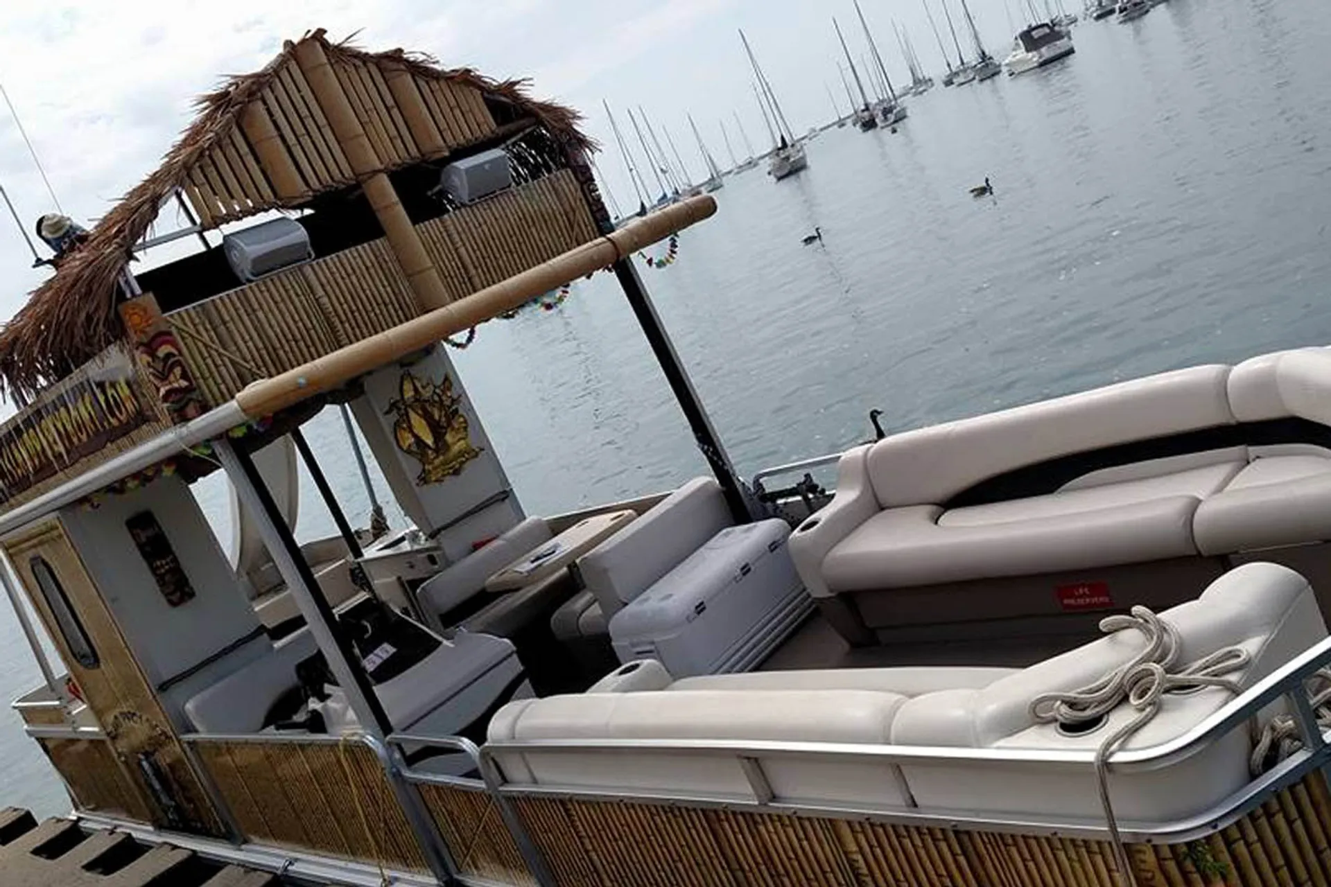 Sun Tracker by Tracker Marine Party Cruiser 32 Signature IO in Chicago, IL — photo 2