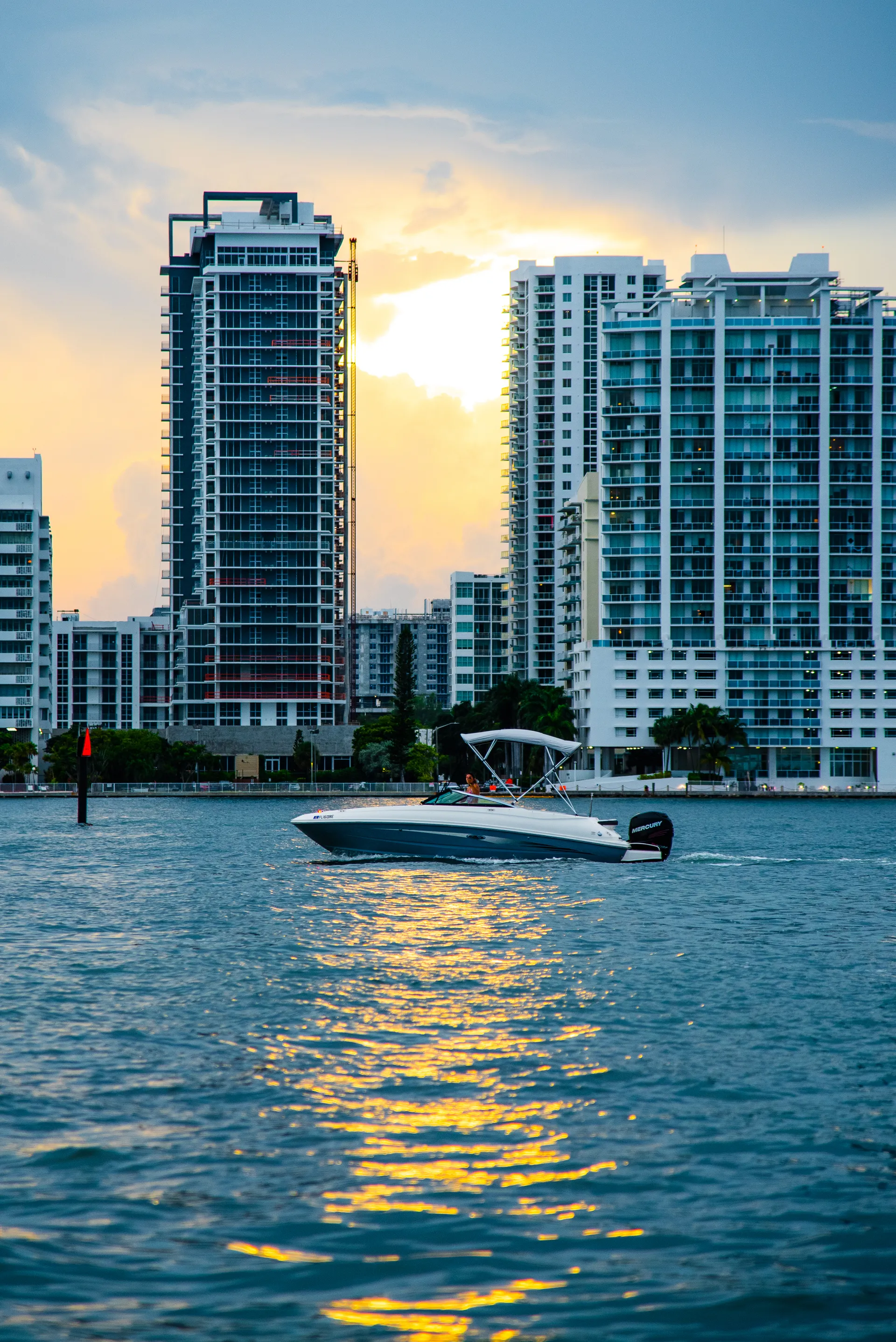Sea Ray Boats 240 Sundeck in Key Biscayne, FL — photo 3