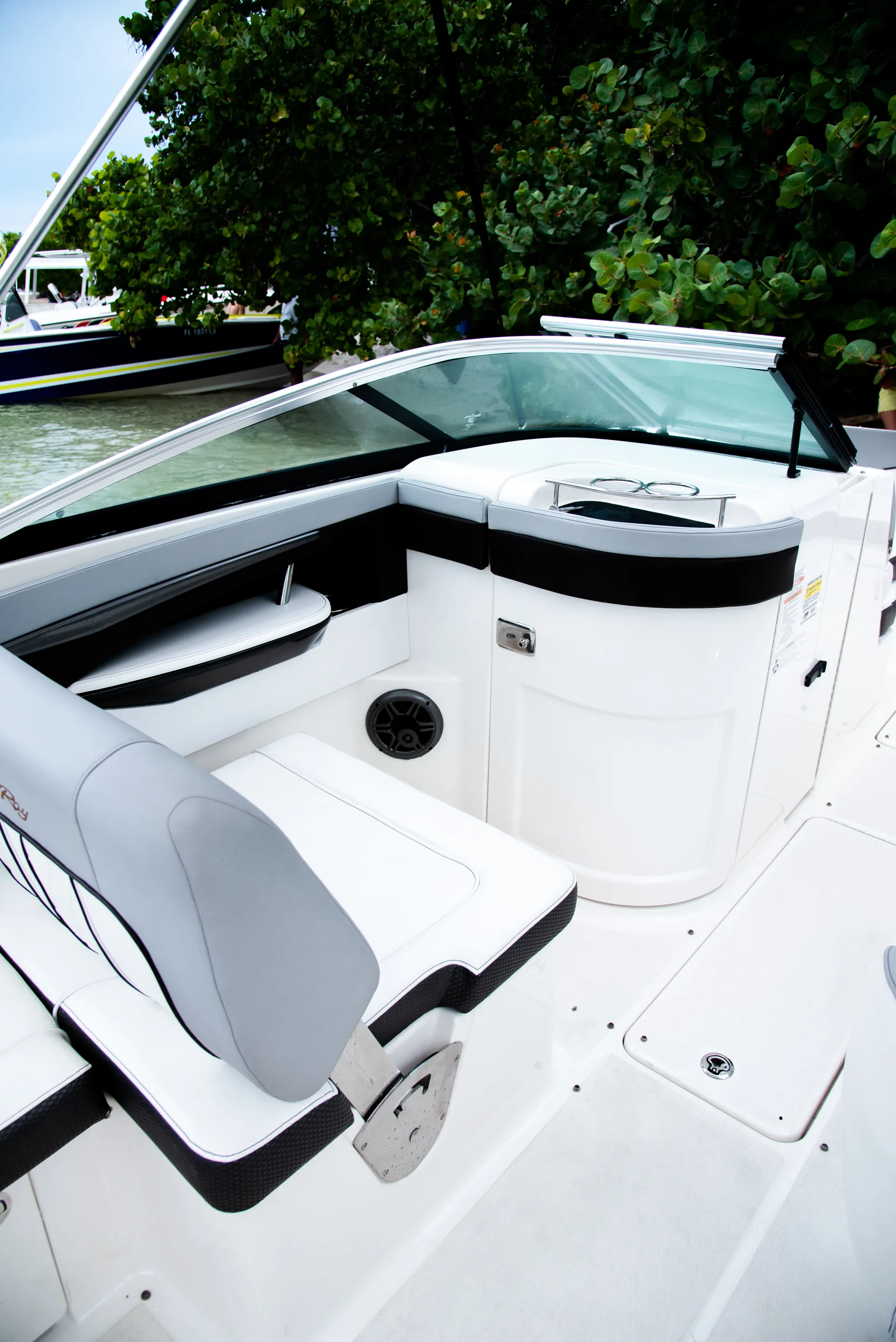 Sea Ray Boats 240 Sundeck in Key Biscayne, FL — photo 7