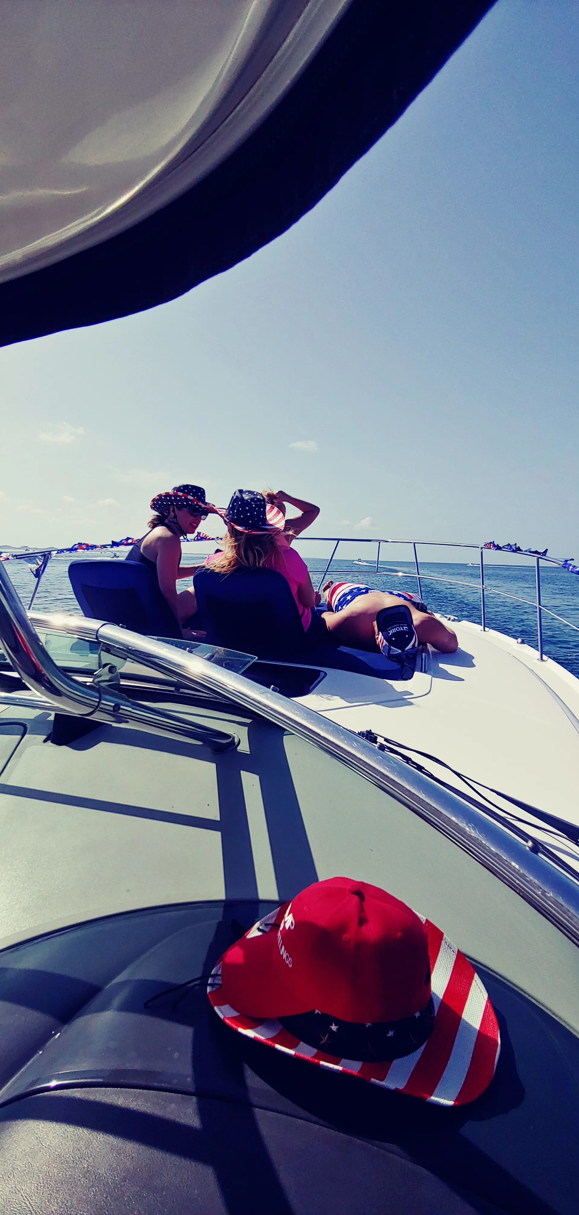 Heaven On The Gulf  - Sleek 40' Searay Sundancer! 