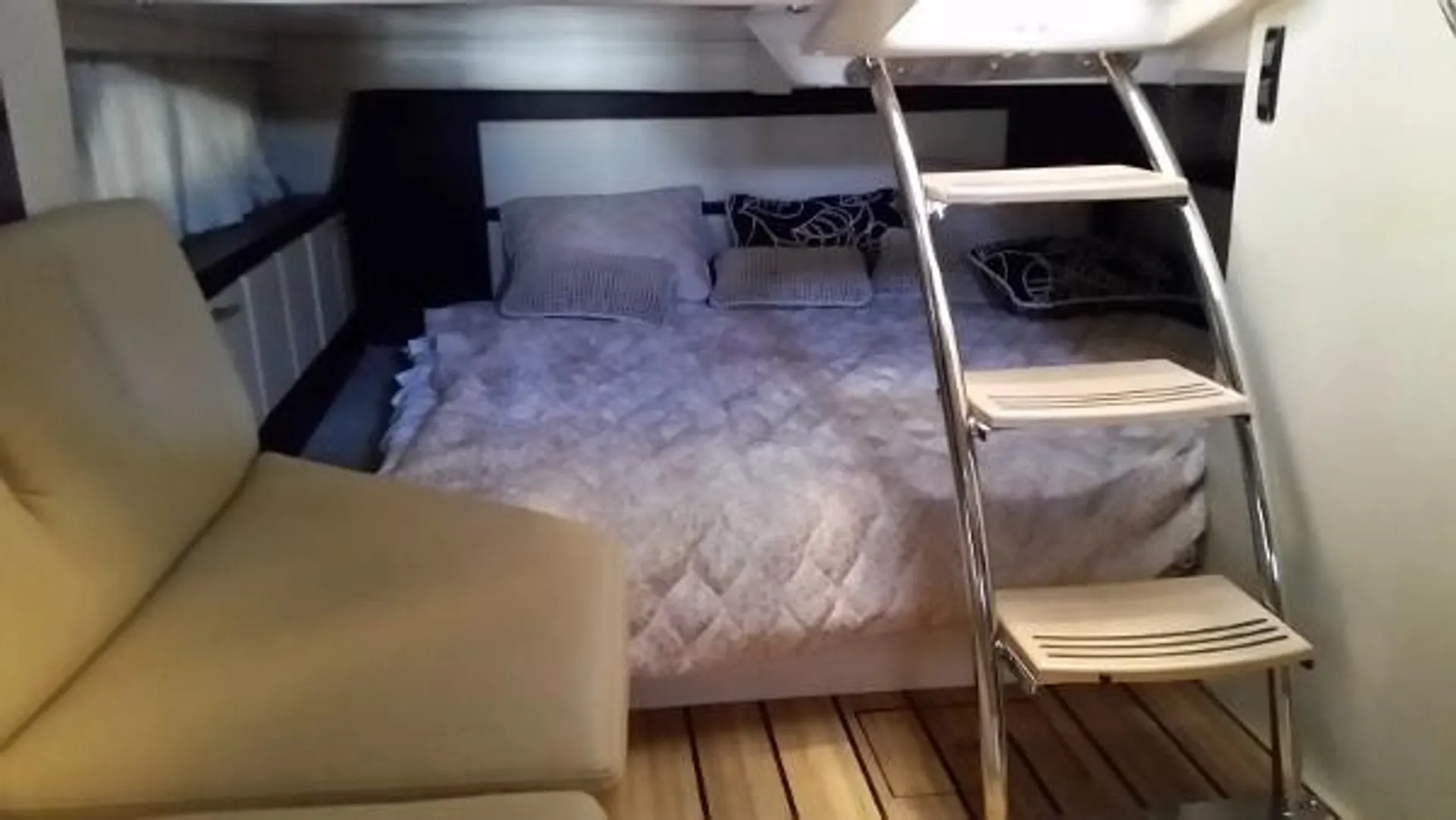 Regal Boats IO1152552 in New York, NY — photo 3