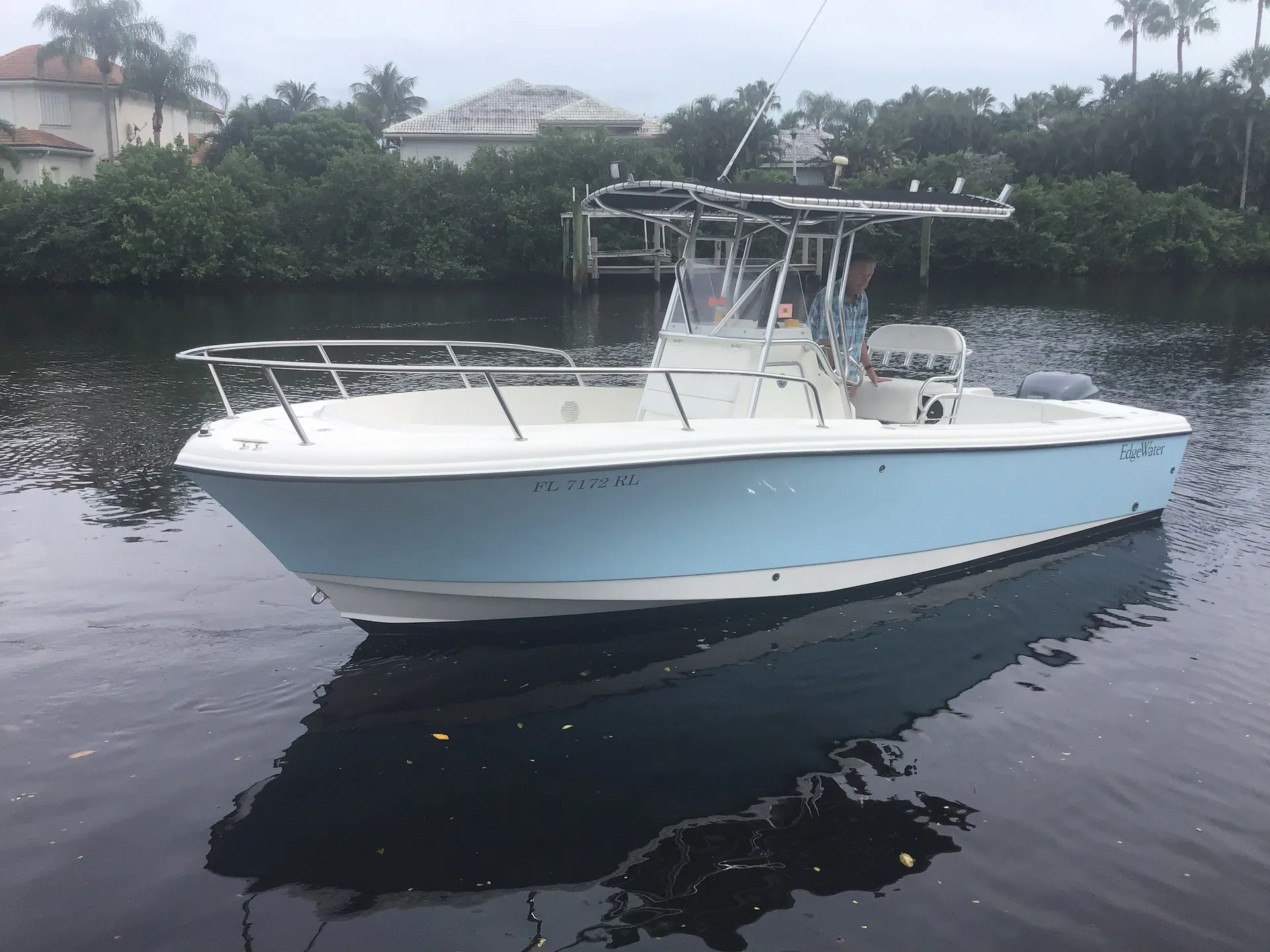 Edgewater Powerboats 225 CC in Jupiter, FL — photo 2