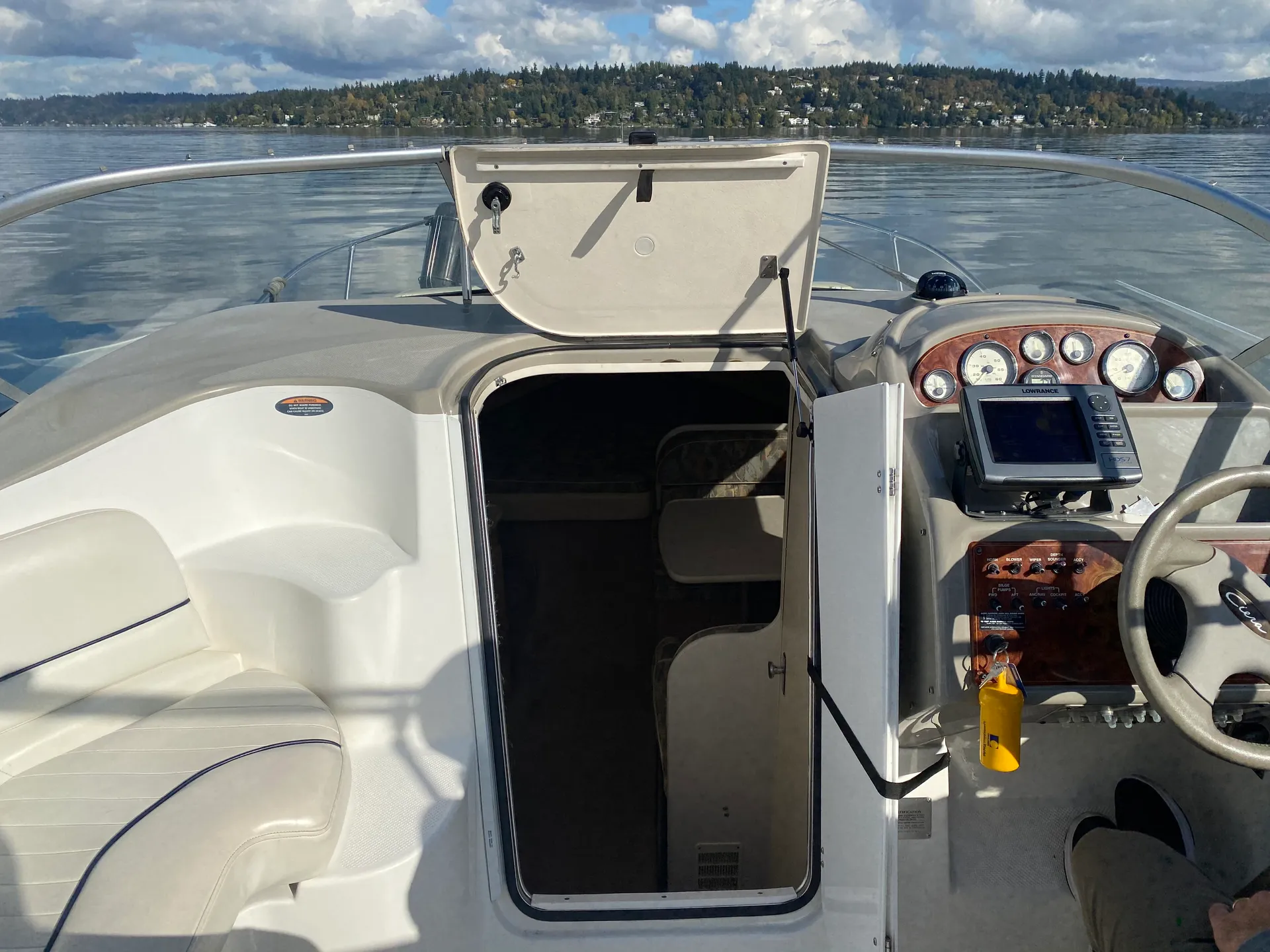 Bayliner 2855 Ciera Sunbridge in Seattle, WA — photo 8
